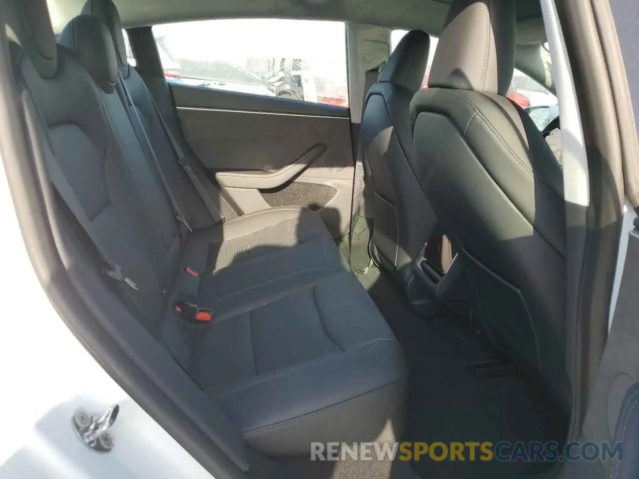 10 Фотография поврежденного автомобиля 5YJ3E1EBXSF951972 TESLA MODEL 3 2025