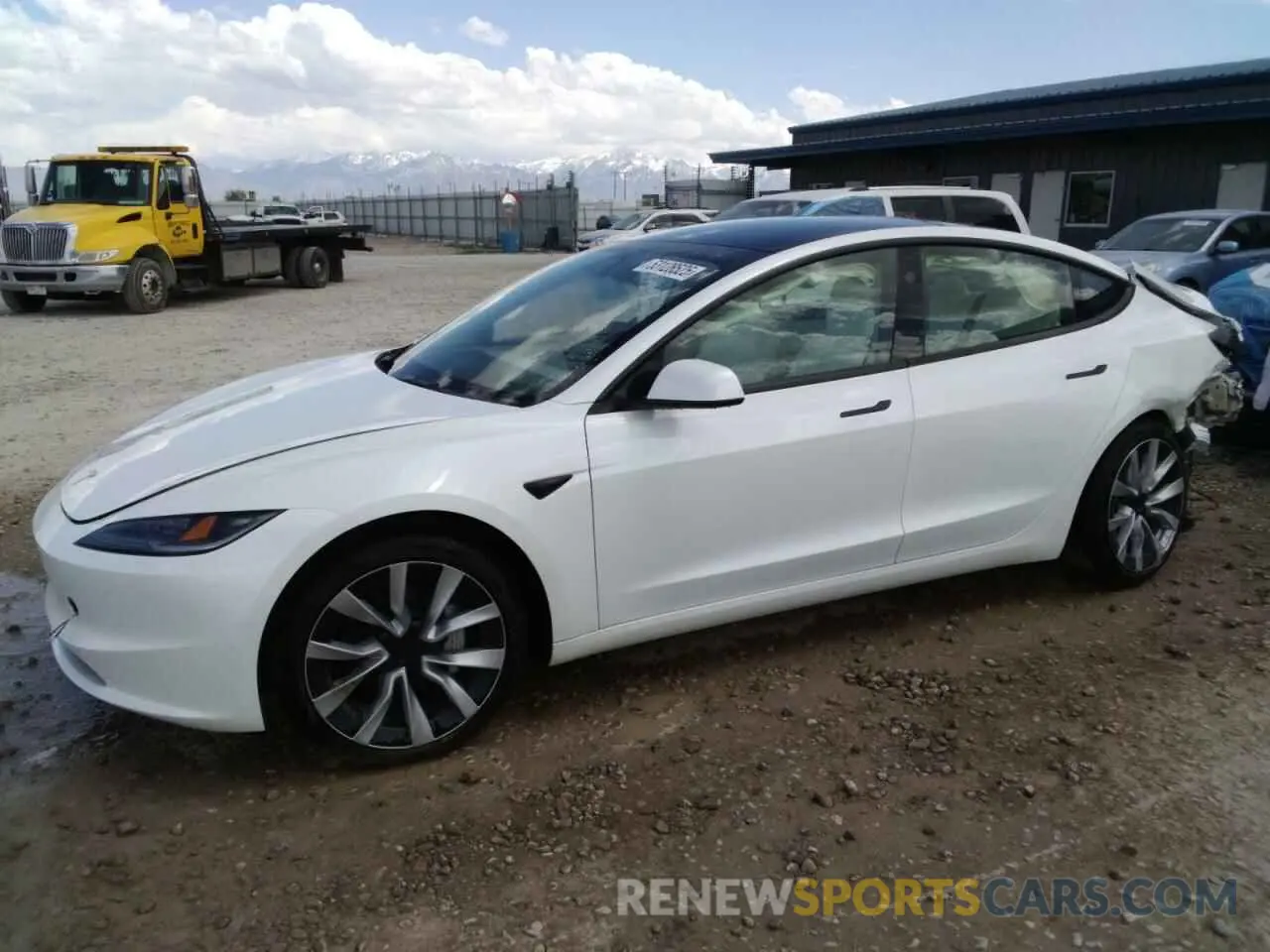 1 Фотография поврежденного автомобиля 5YJ3E1EBXSF968724 TESLA MODEL 3 2025