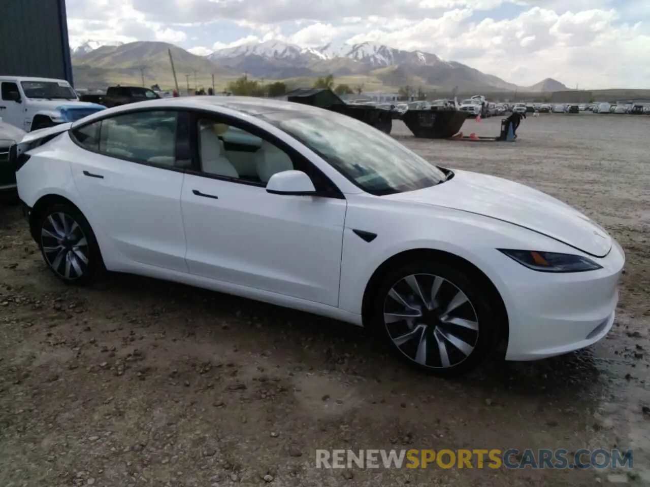4 Фотография поврежденного автомобиля 5YJ3E1EBXSF968724 TESLA MODEL 3 2025