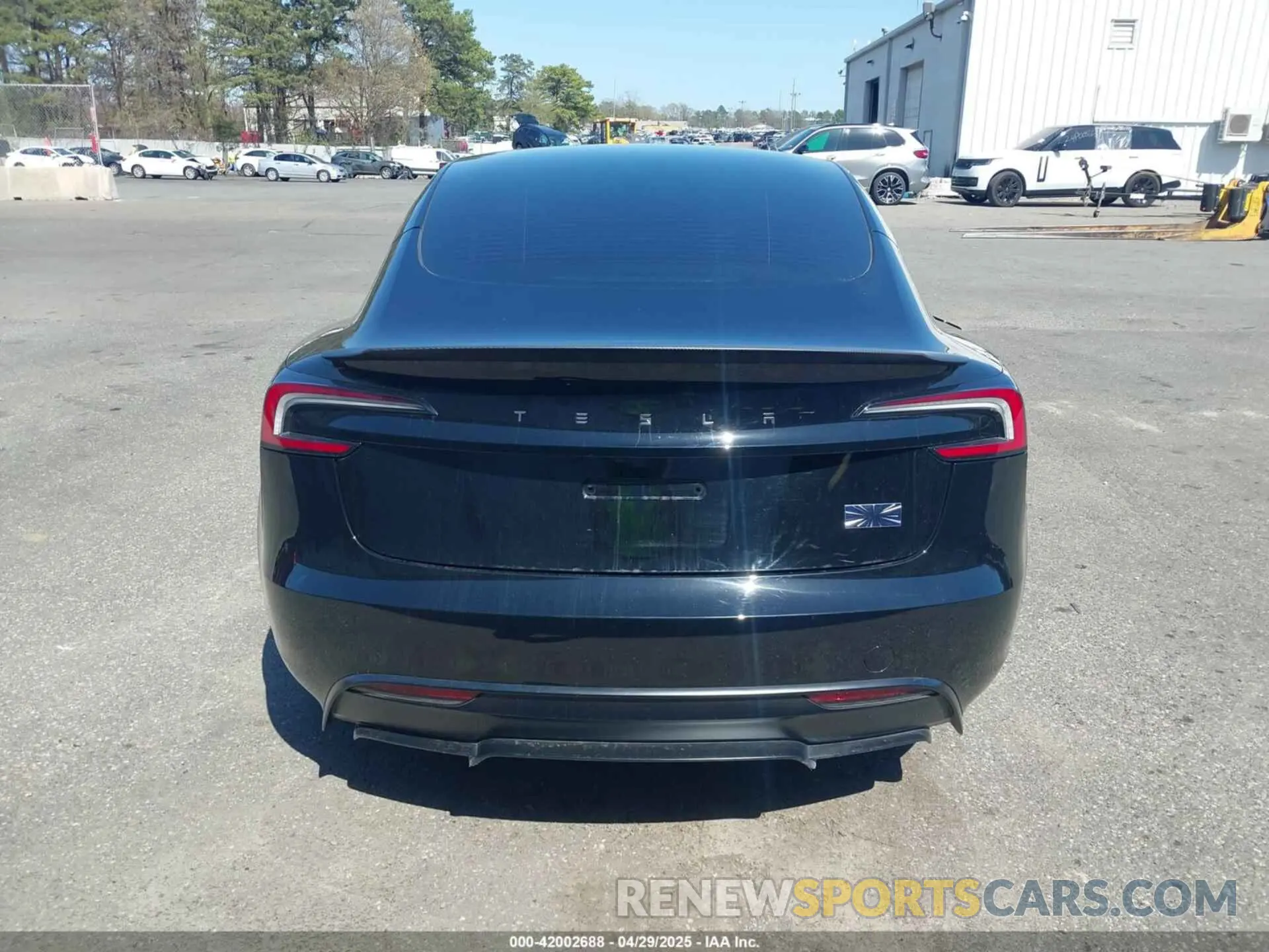 15 Photograph of a damaged car 5YJ3E1ET0SF933067 TESLA MODEL 3 2025
