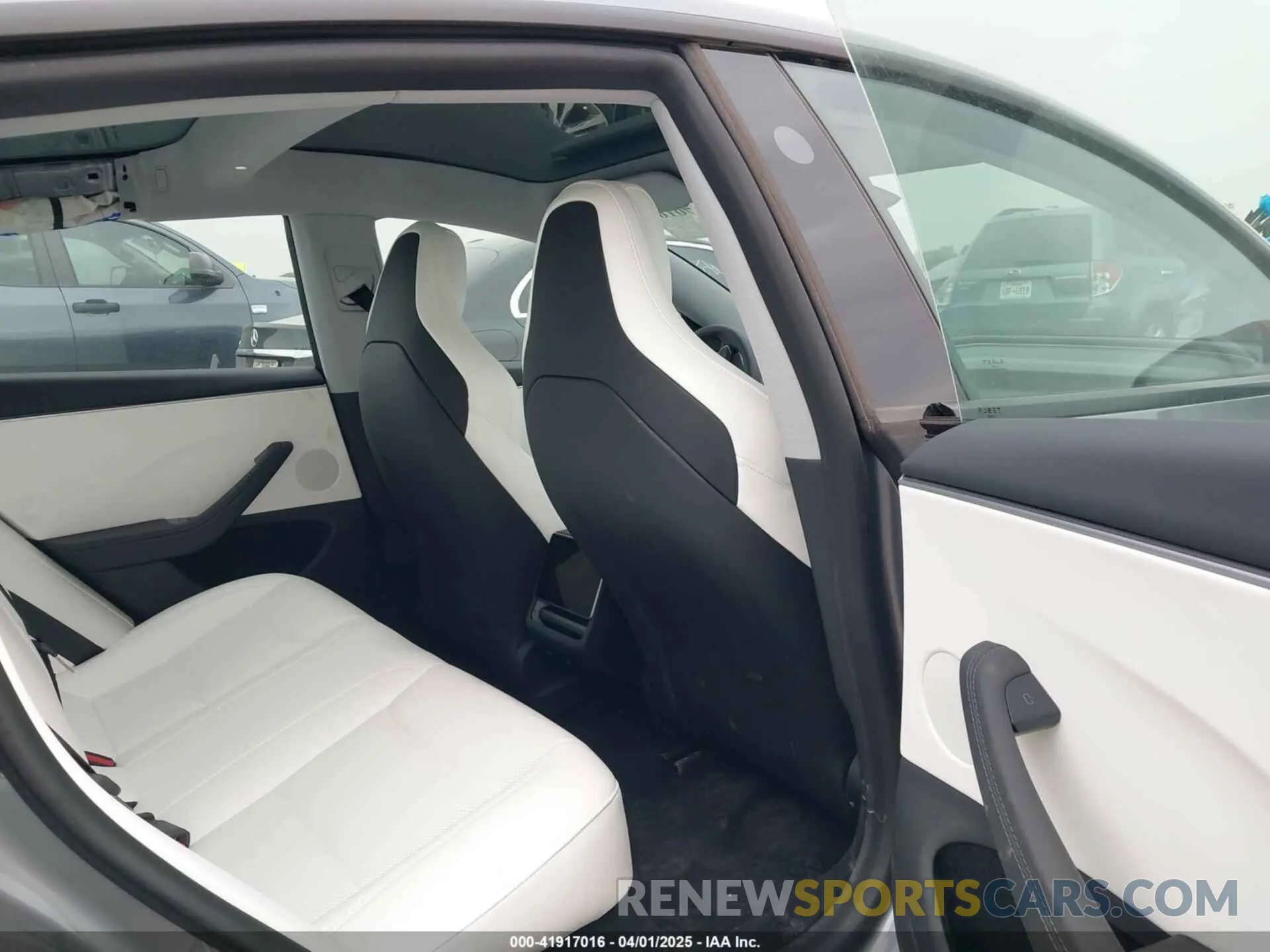 8 Photograph of a damaged car 5YJ3E1ET7SF926407 TESLA MODEL 3 2025