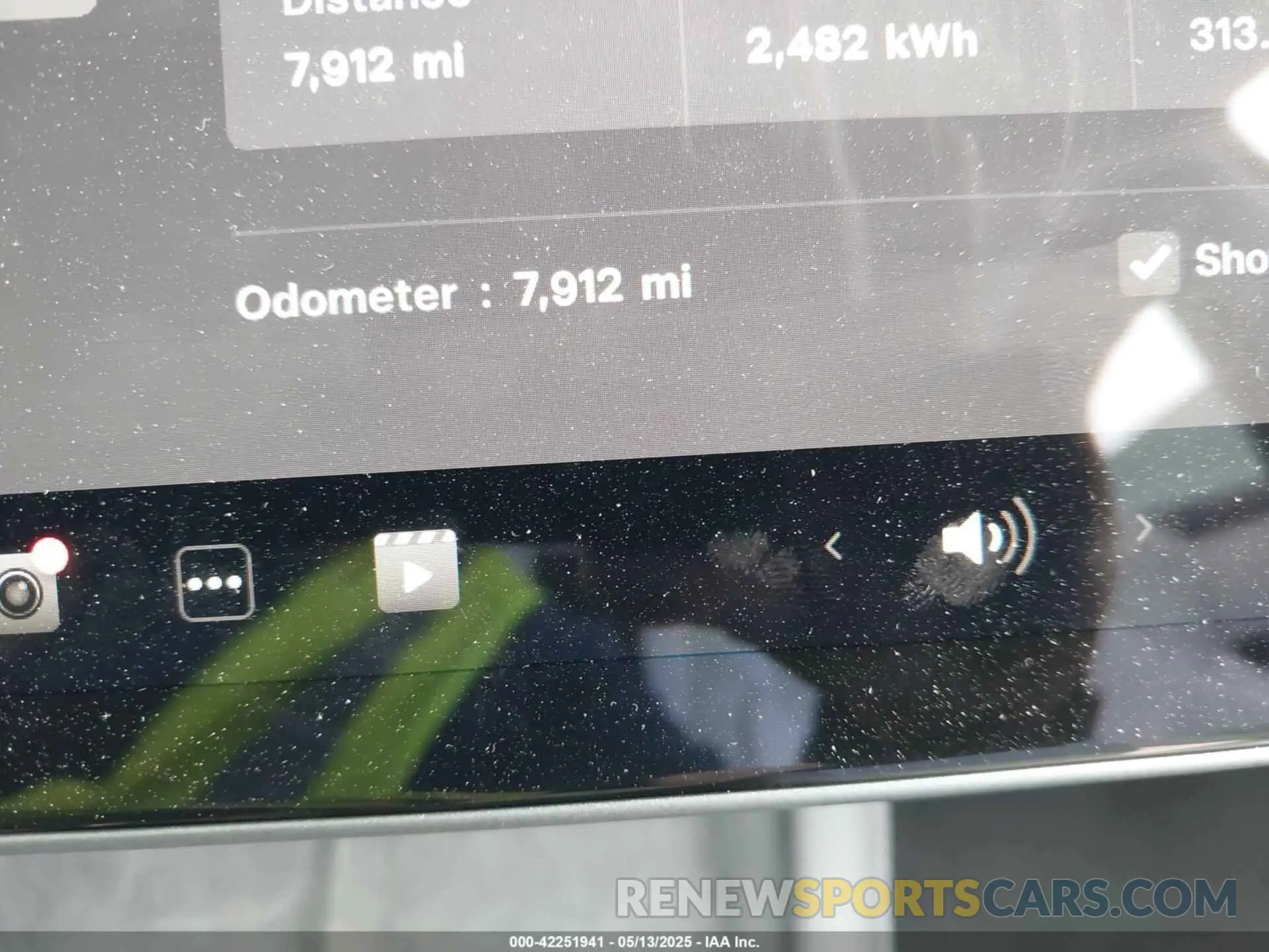 15 Photograph of a damaged car 5YJ3E1ET7SF939383 TESLA MODEL 3 2025