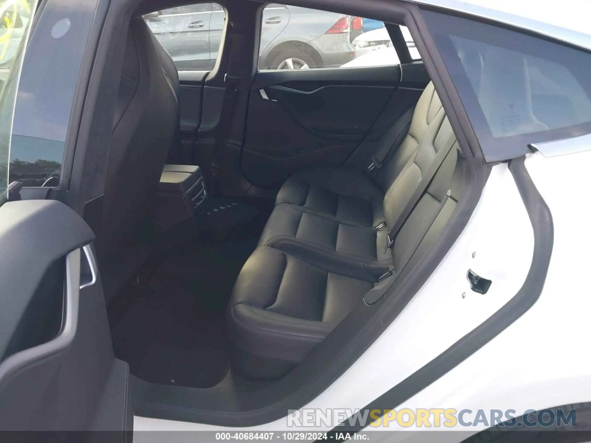 8 Photograph of a damaged car 5YJSA1E20KF348746 TESLA MODEL S 2019