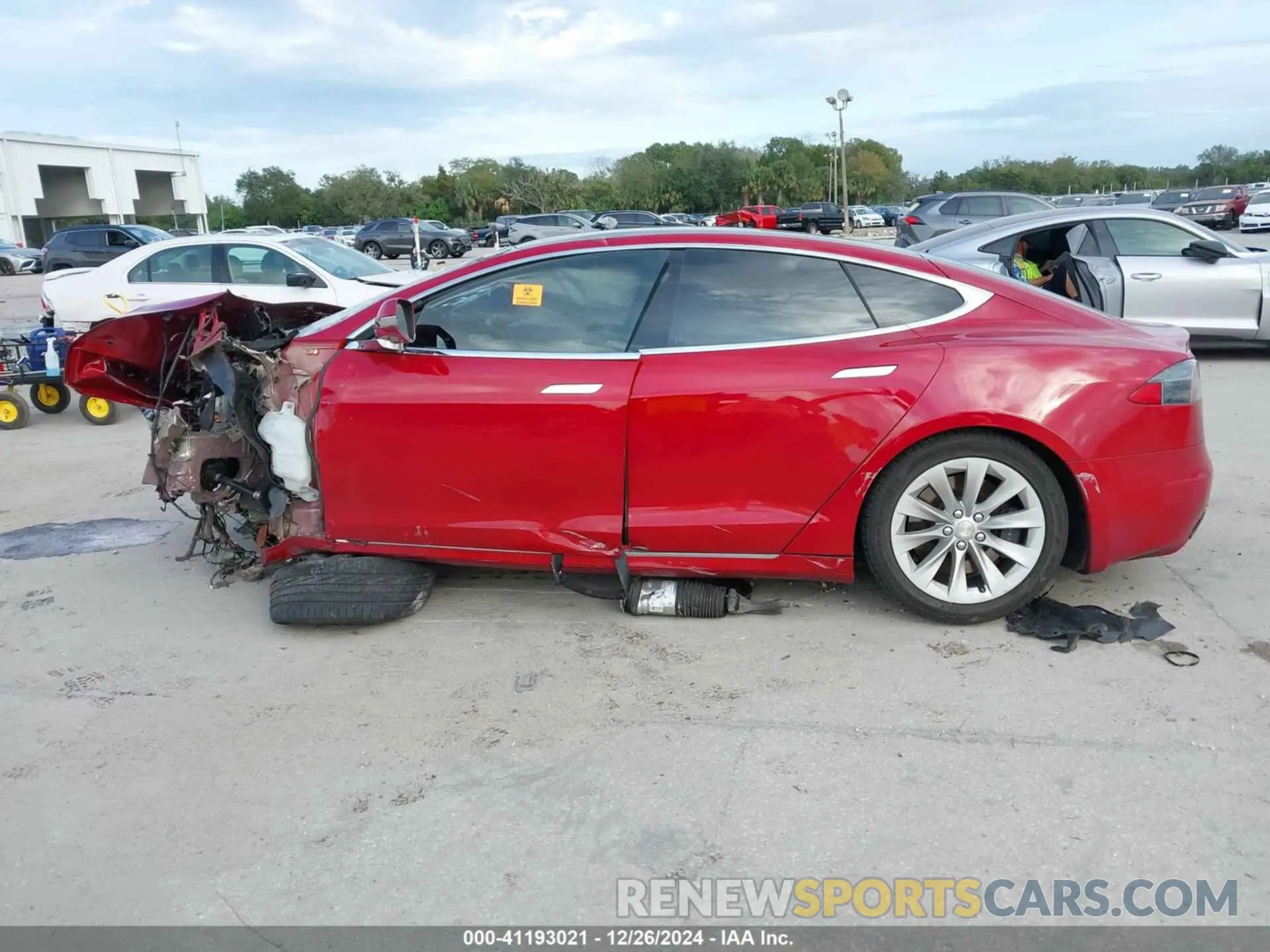 14 Photograph of a damaged car 5YJSA1E21KF304075 TESLA MODEL S 2019