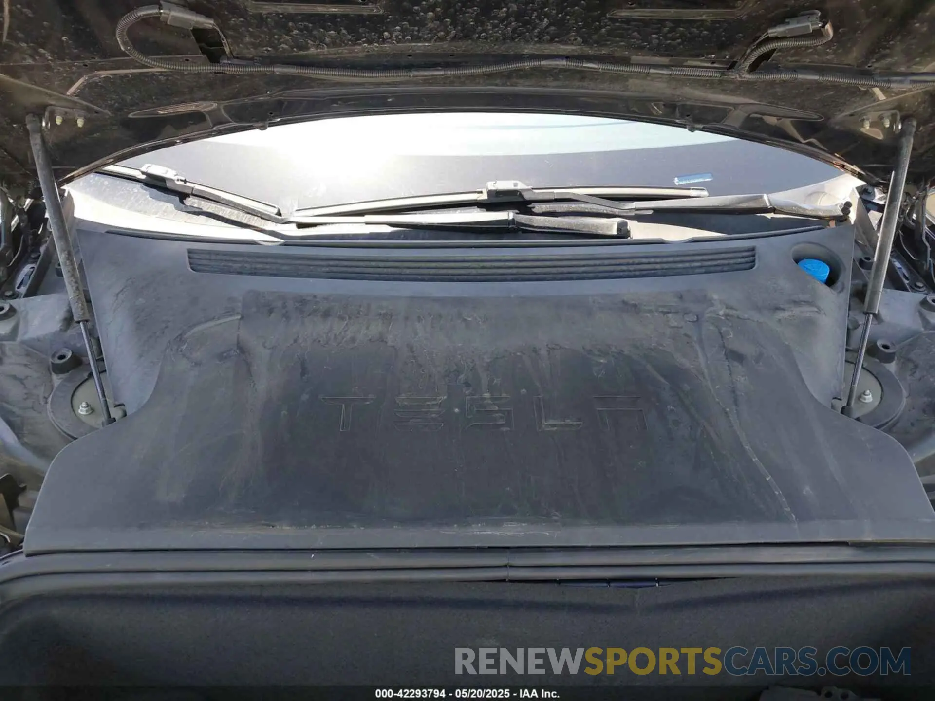10 Photograph of a damaged car 5YJSA1E22KF304098 TESLA MODEL S 2019