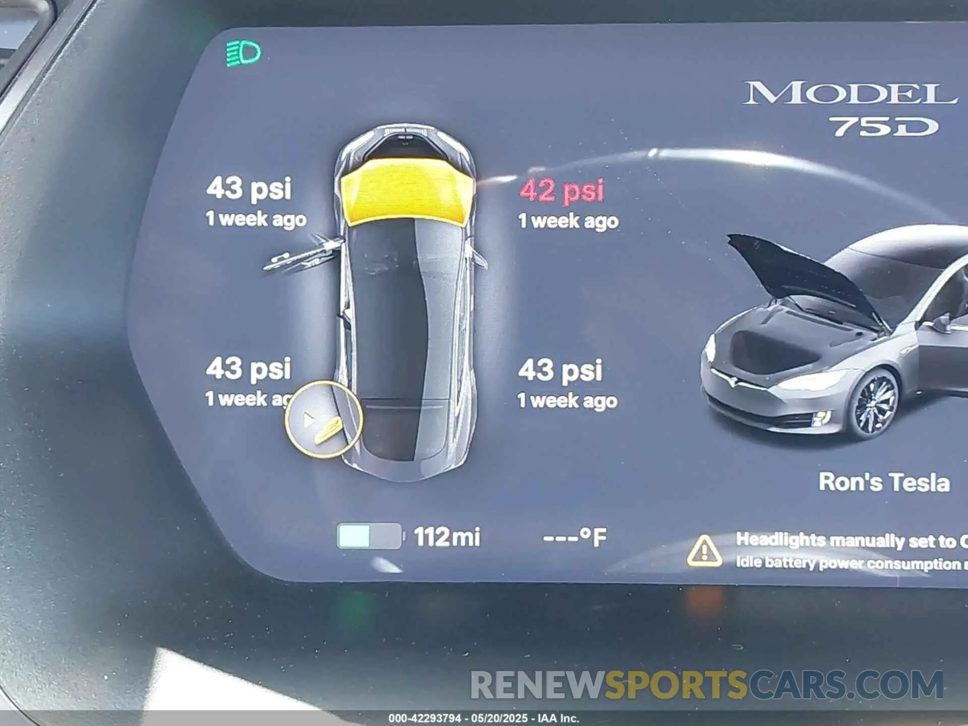 17 Photograph of a damaged car 5YJSA1E22KF304098 TESLA MODEL S 2019