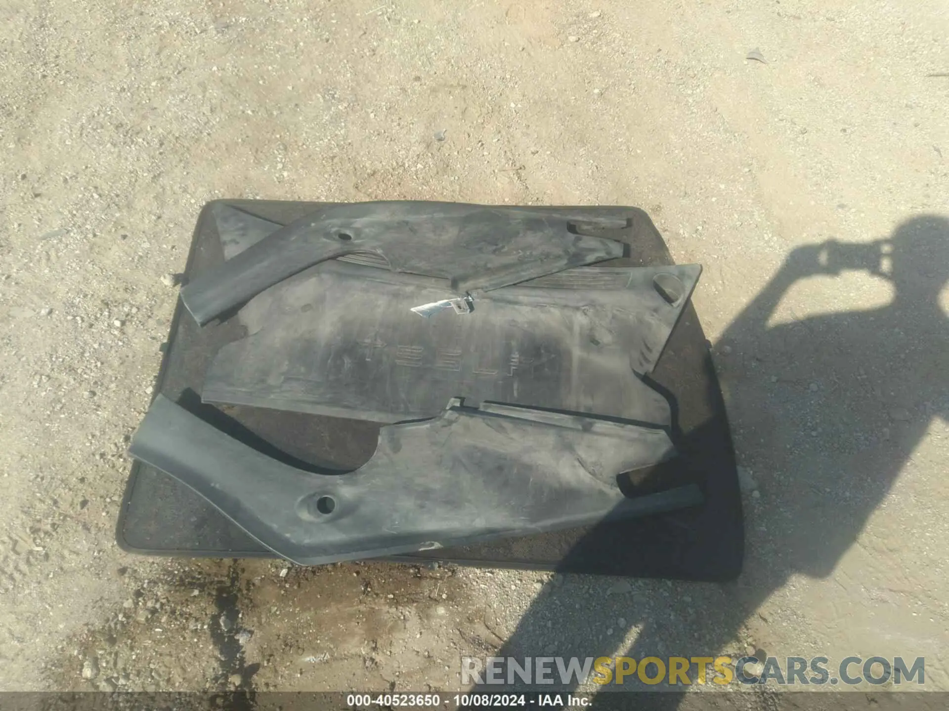 12 Photograph of a damaged car 5YJSA1E22KF309088 TESLA MODEL S 2019
