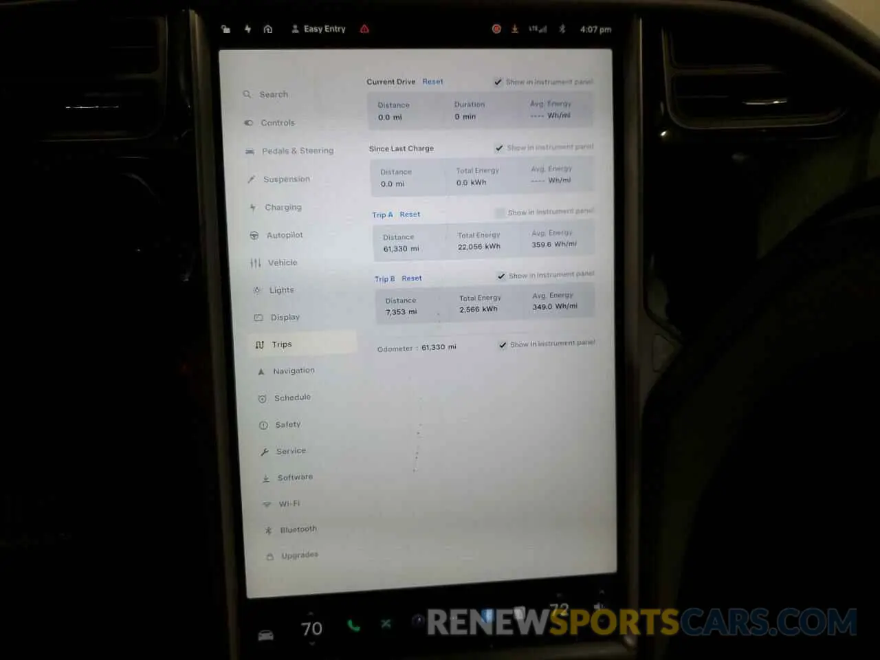 9 Photograph of a damaged car 5YJSA1E25KF310915 TESLA MODEL S 2019