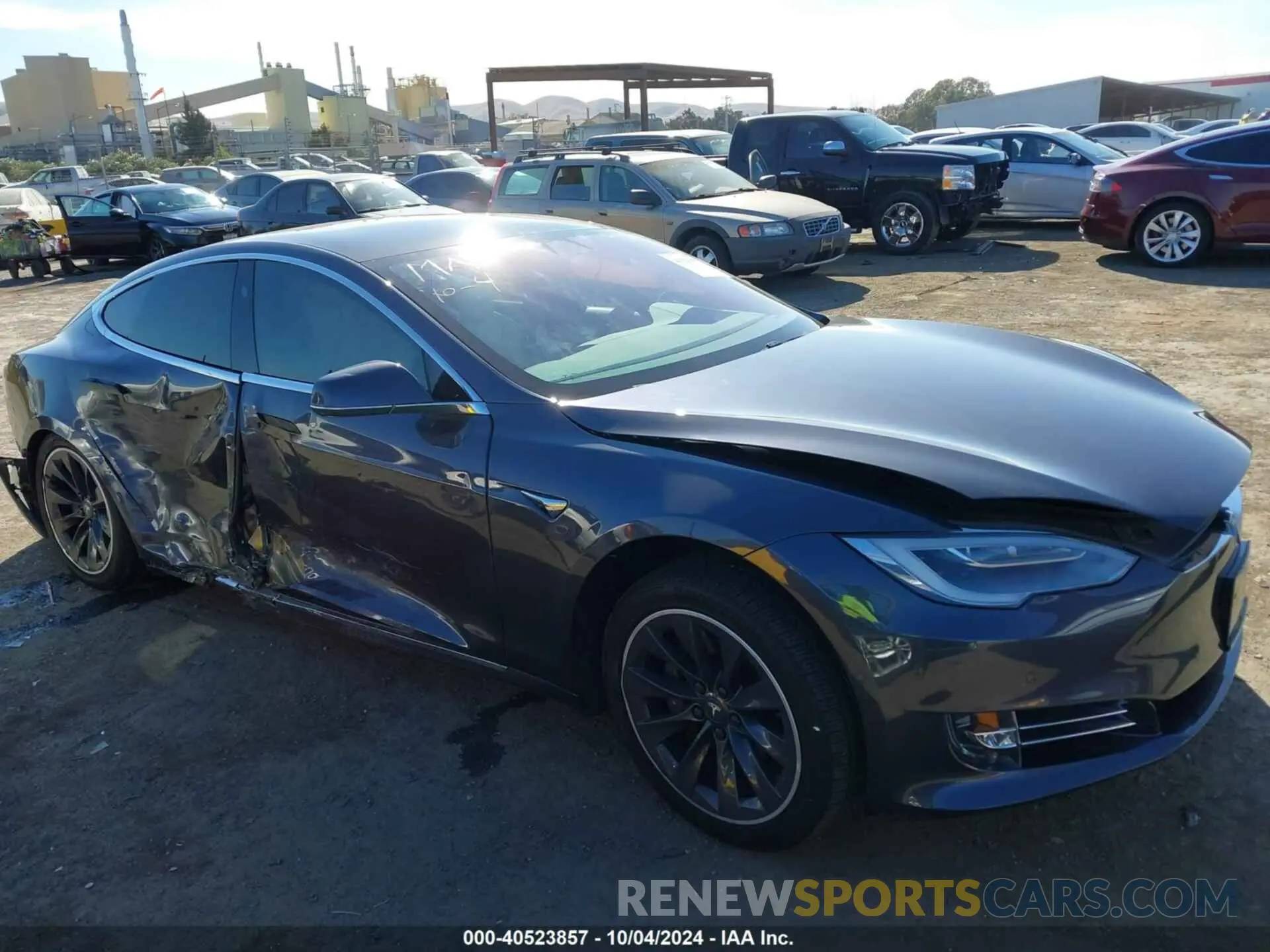 1 Photograph of a damaged car 5YJSA1E28KF335033 TESLA MODEL S 2019