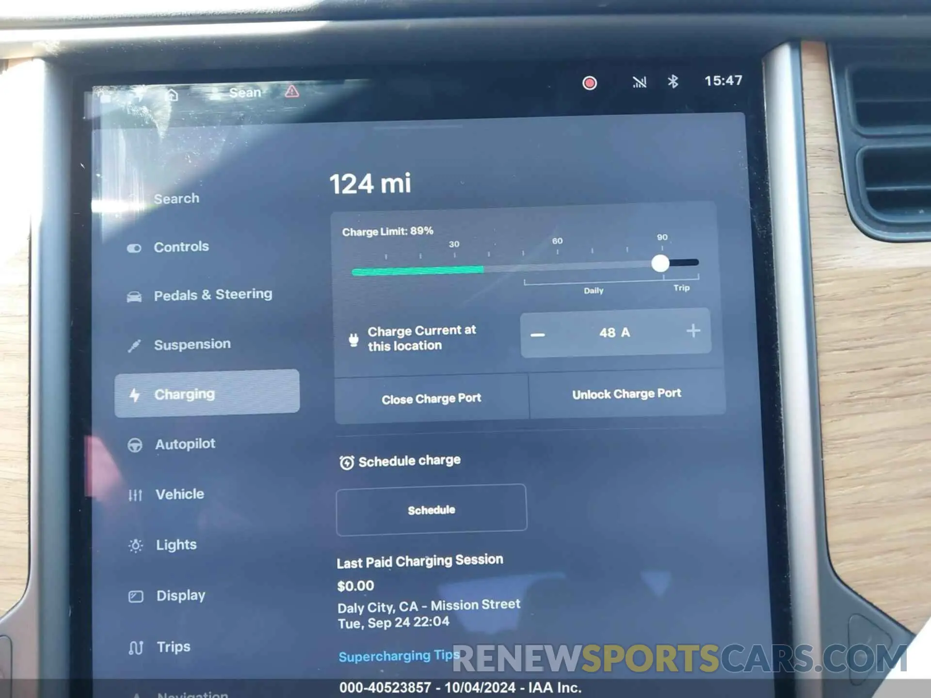 17 Photograph of a damaged car 5YJSA1E28KF335033 TESLA MODEL S 2019
