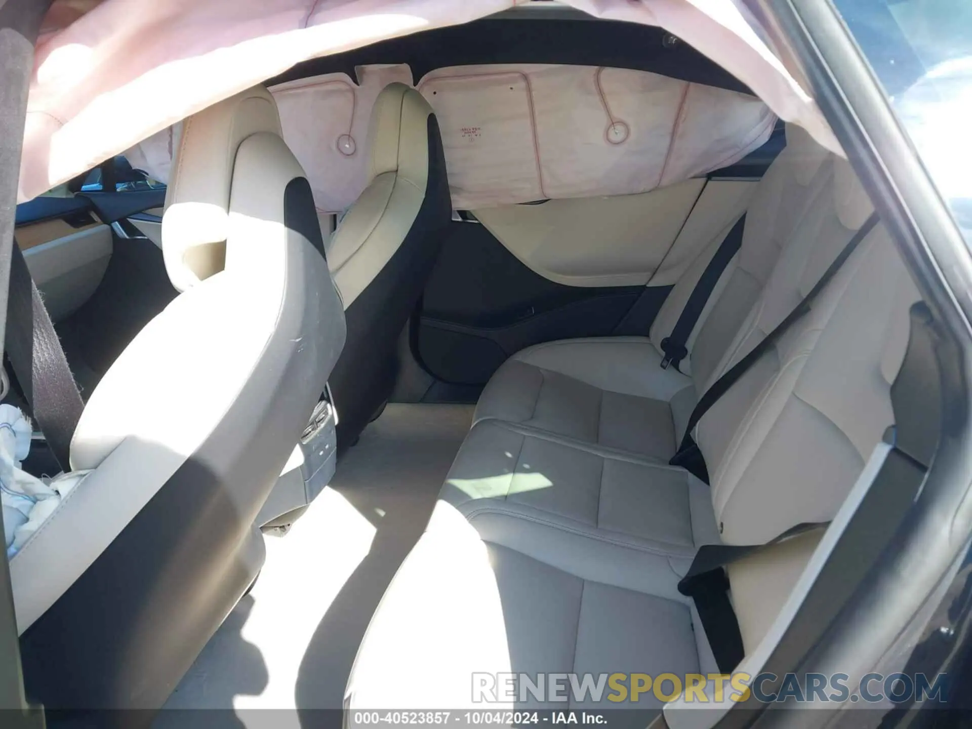 8 Photograph of a damaged car 5YJSA1E28KF335033 TESLA MODEL S 2019