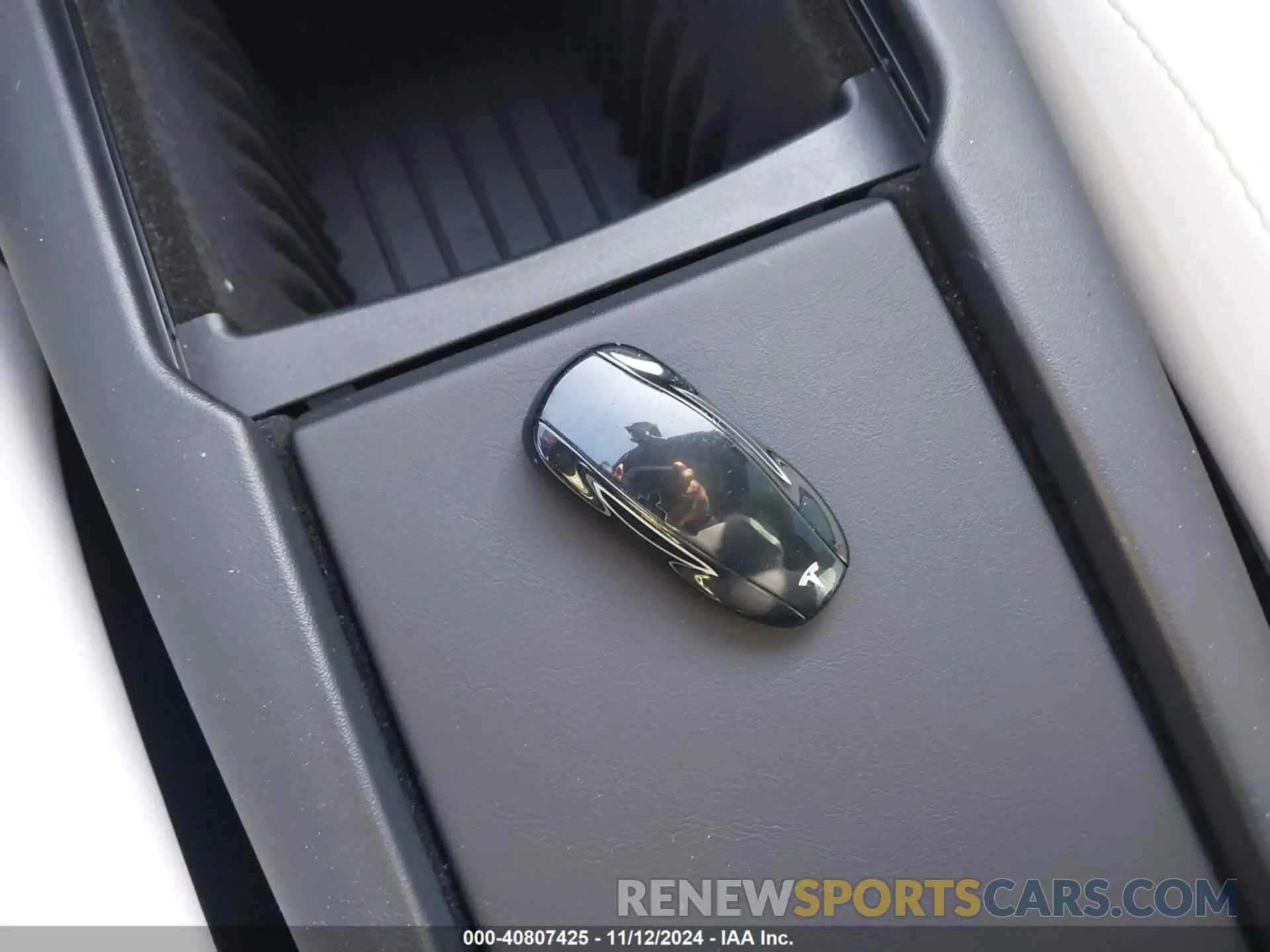 11 Photograph of a damaged car 5YJSA1E29KF309492 TESLA MODEL S 2019