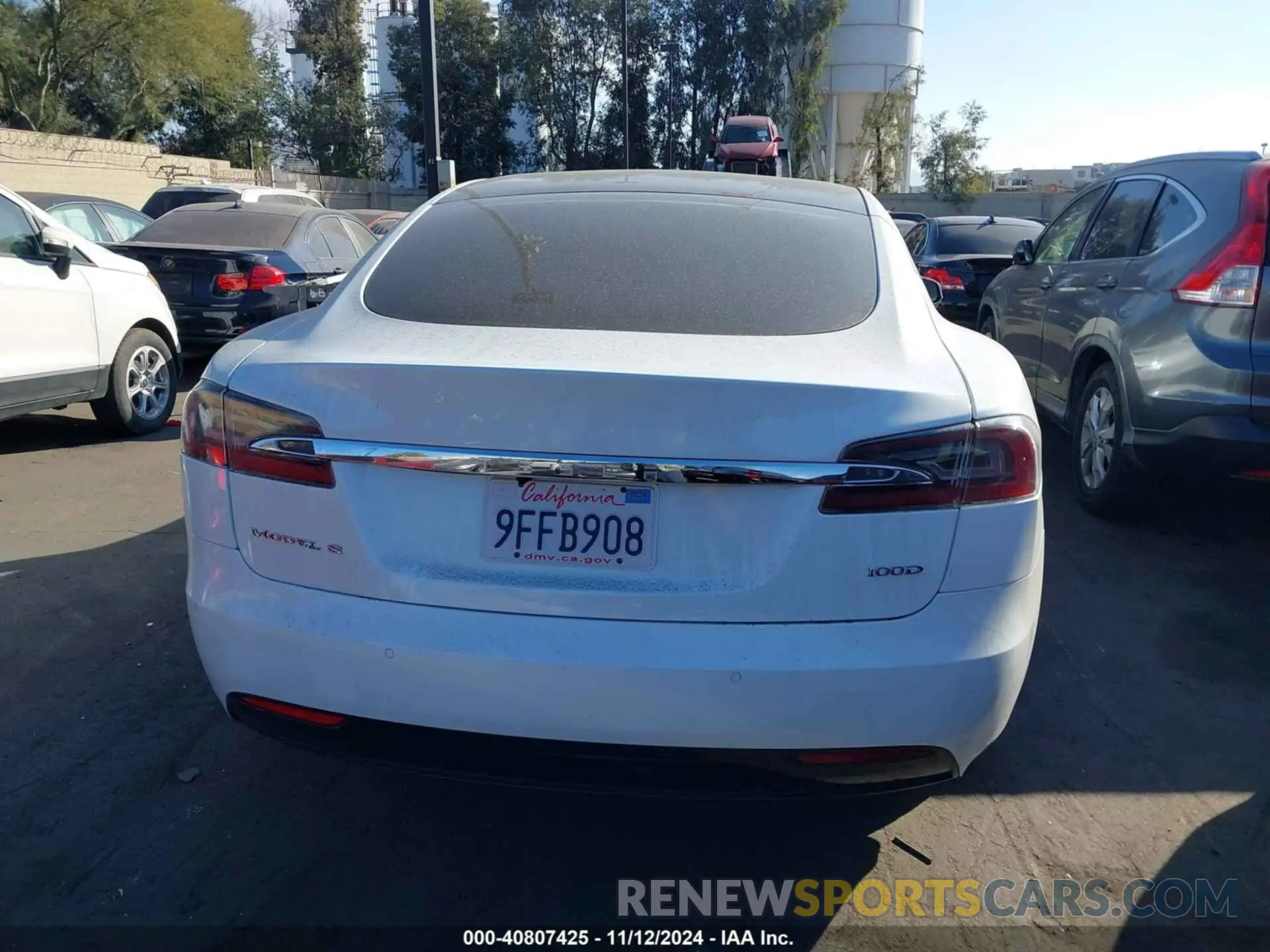 17 Photograph of a damaged car 5YJSA1E29KF309492 TESLA MODEL S 2019