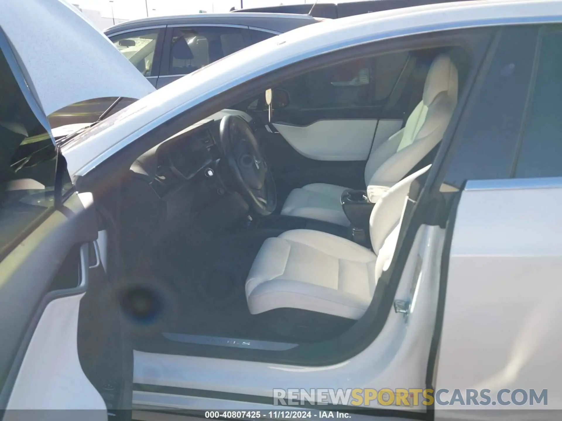 5 Photograph of a damaged car 5YJSA1E29KF309492 TESLA MODEL S 2019