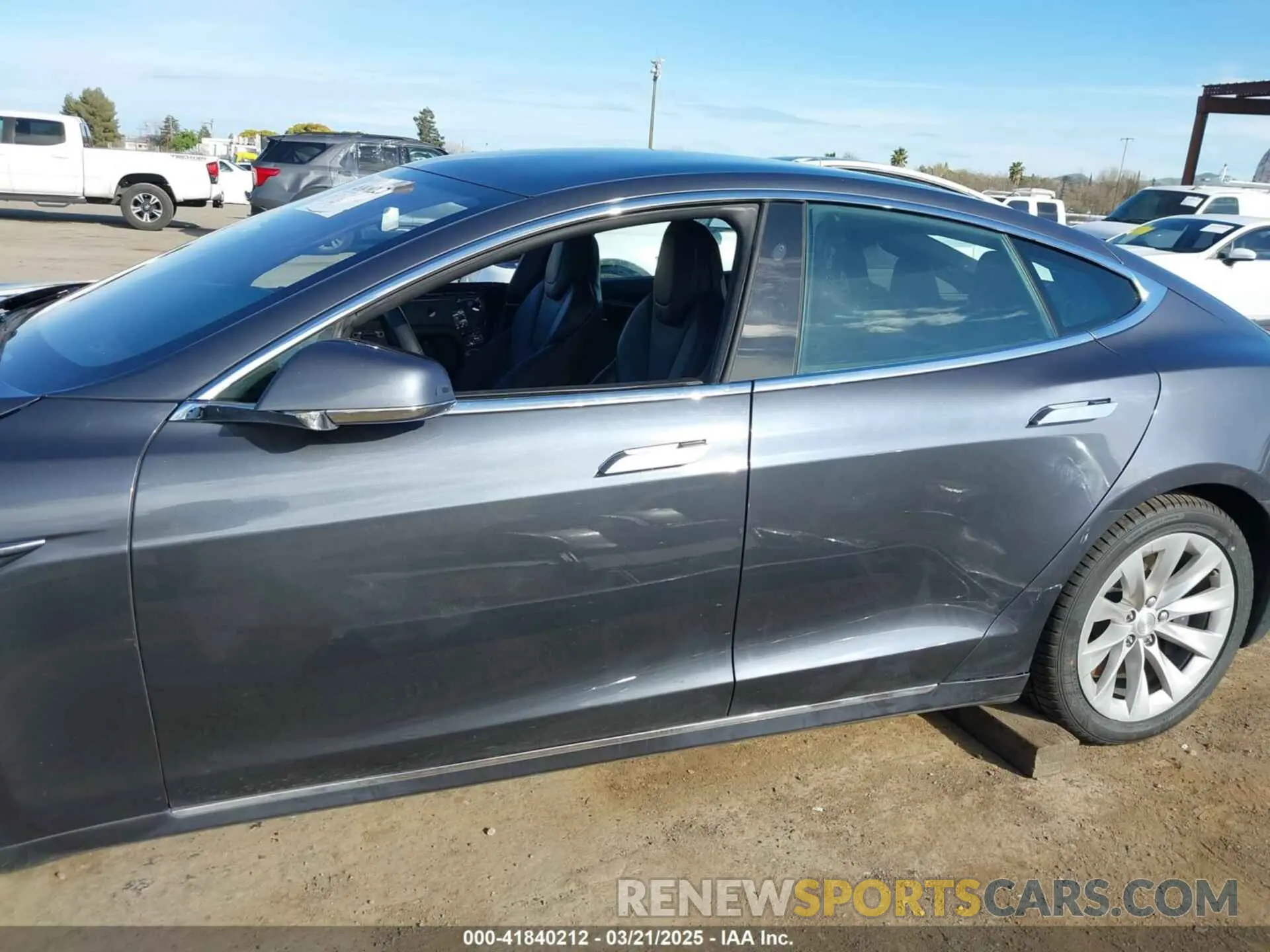 15 Фотография поврежденного автомобиля 5YJSA1E29KF348051 TESLA MODEL S 2019