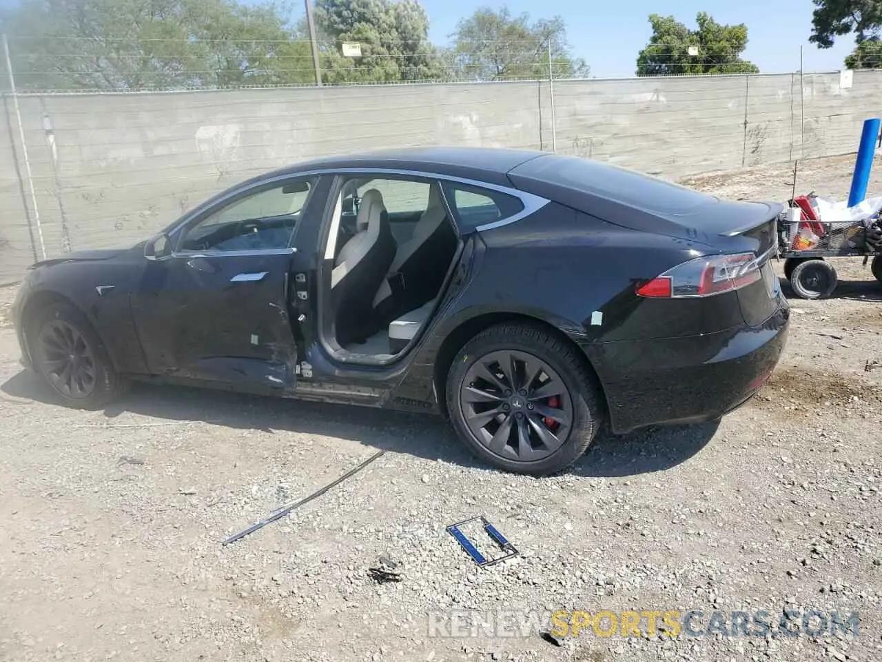 2 Photograph of a damaged car 5YJSA1E42KF331240 TESLA MODEL S 2019