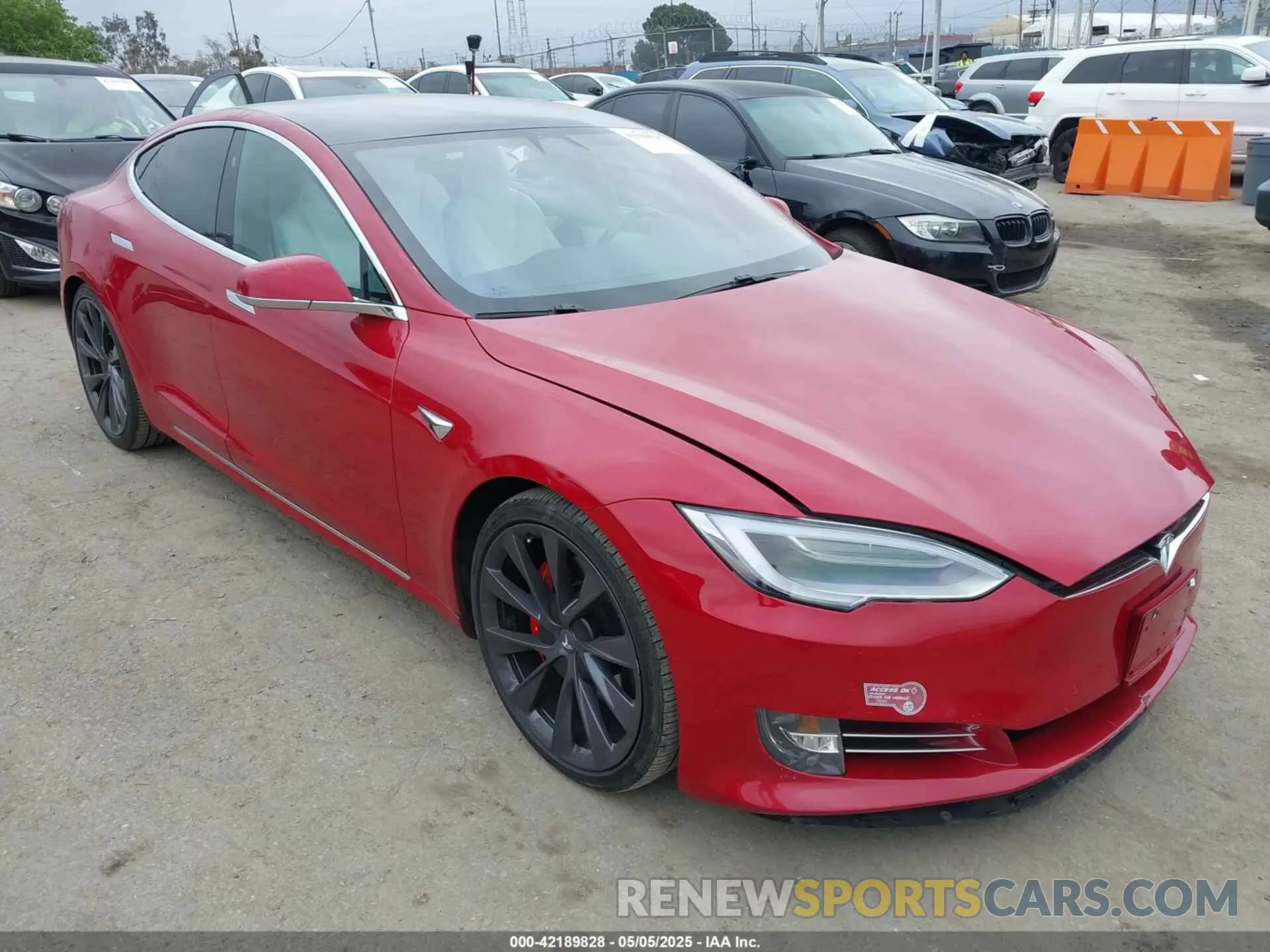 1 Фотография поврежденного автомобиля 5YJSA1E46KF332066 TESLA MODEL S 2019