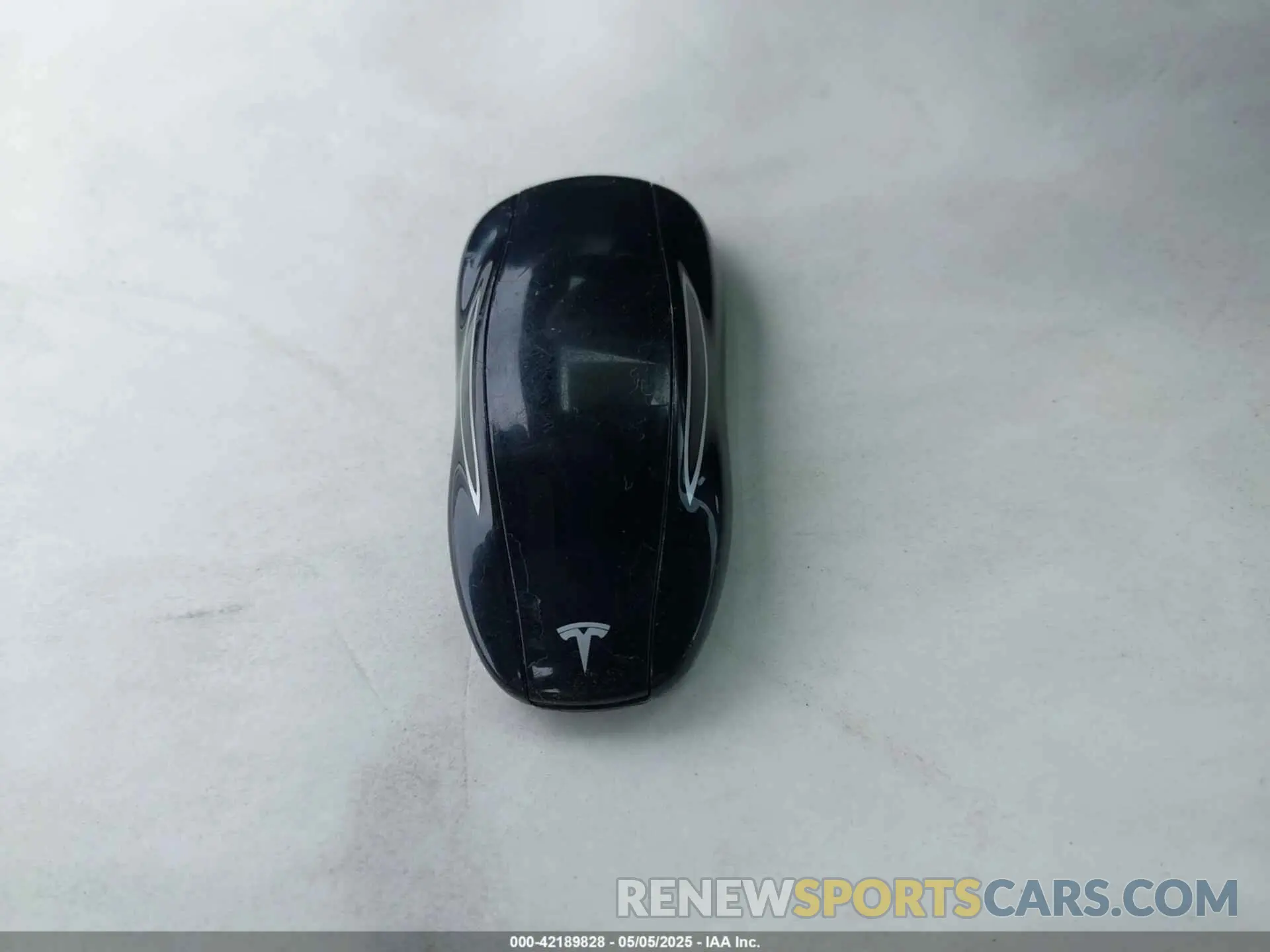 11 Фотография поврежденного автомобиля 5YJSA1E46KF332066 TESLA MODEL S 2019
