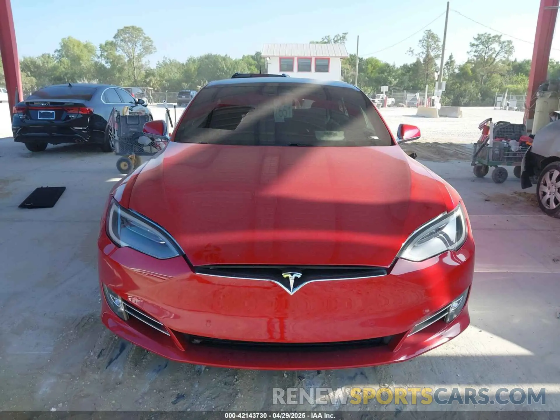 13 Фотография поврежденного автомобиля 5YJSA1E20LF360347 TESLA MODEL S 2020
