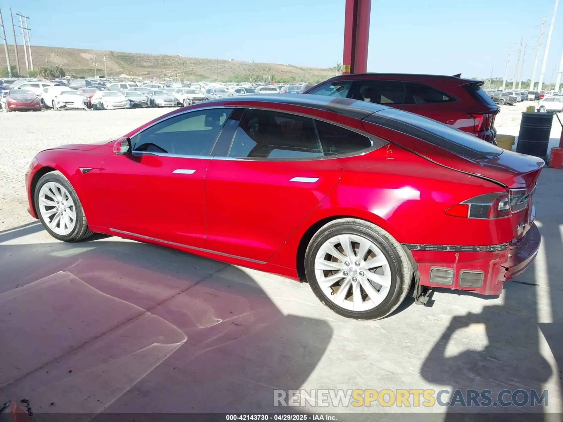 15 Фотография поврежденного автомобиля 5YJSA1E20LF360347 TESLA MODEL S 2020