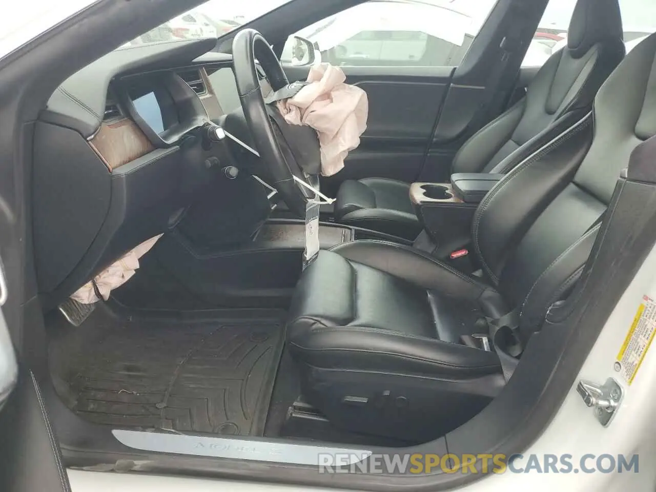 7 Photograph of a damaged car 5YJSA1E20LF364981 TESLA MODEL S 2020