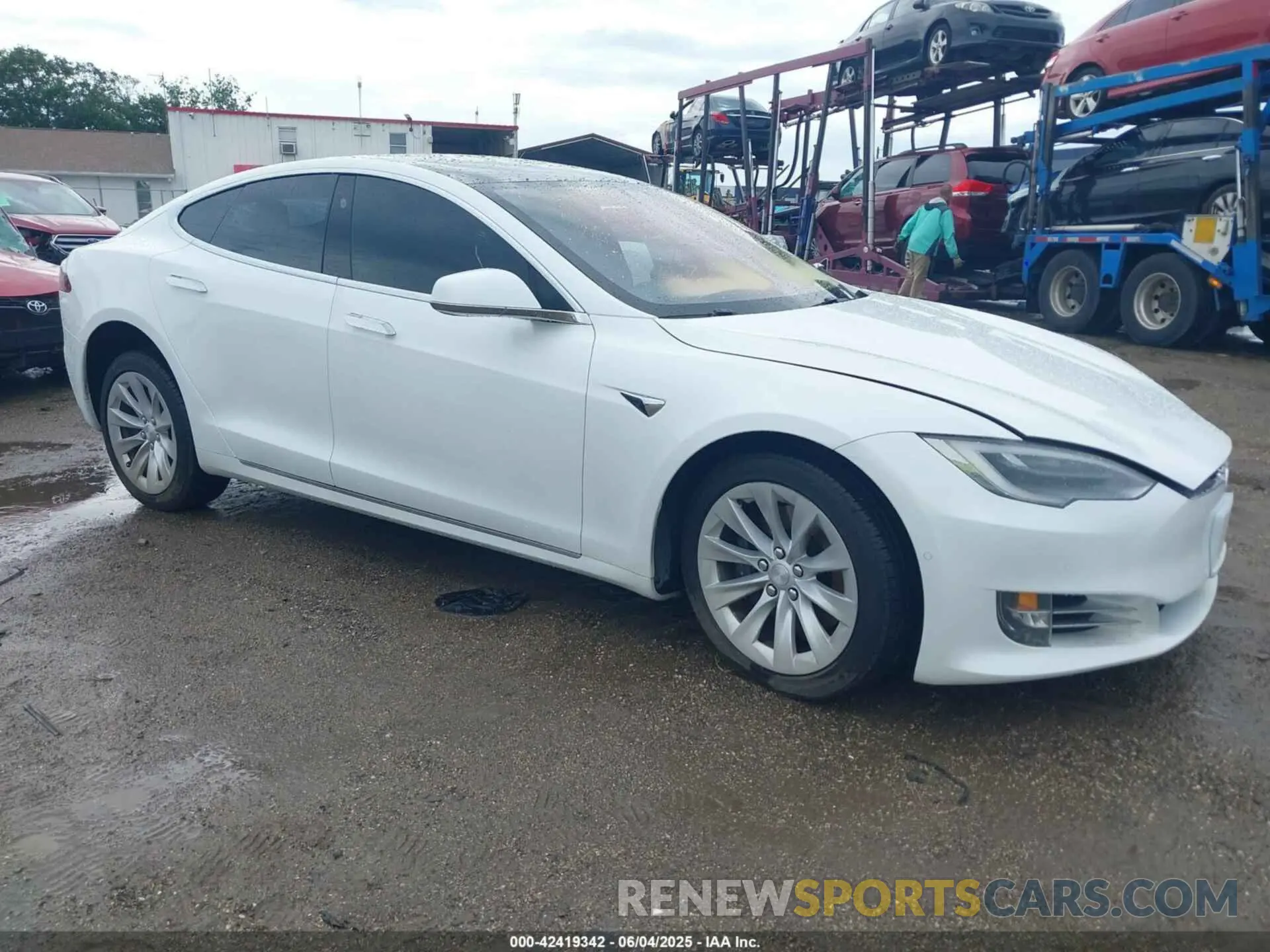 1 Photograph of a damaged car 5YJSA1E22LF353562 TESLA MODEL S 2020