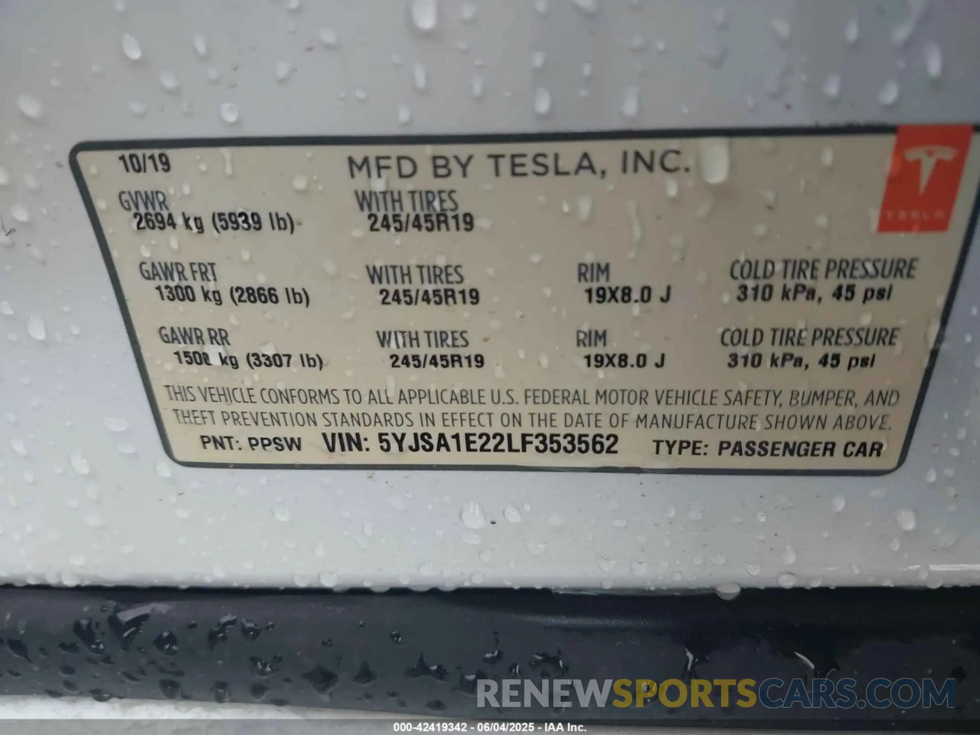 9 Photograph of a damaged car 5YJSA1E22LF353562 TESLA MODEL S 2020