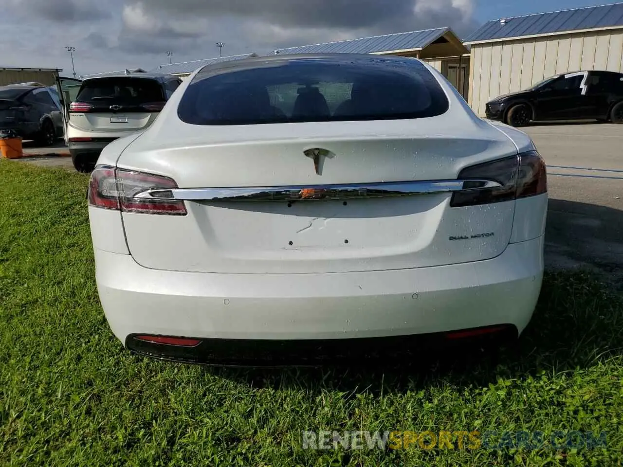 6 Фотография поврежденного автомобиля 5YJSA1E22LF415008 TESLA MODEL S 2020