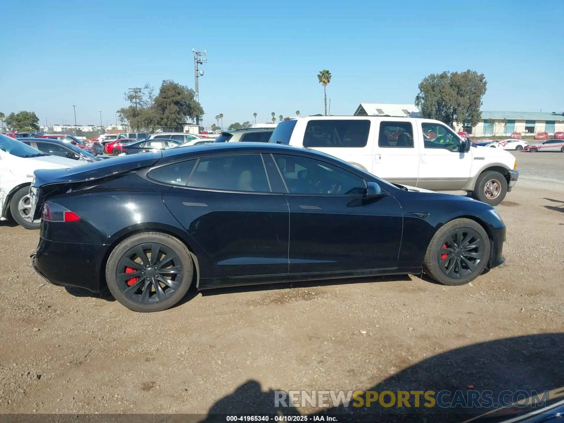 13 Photograph of a damaged car 5YJSA1E24LF381878 TESLA MODEL S 2020
