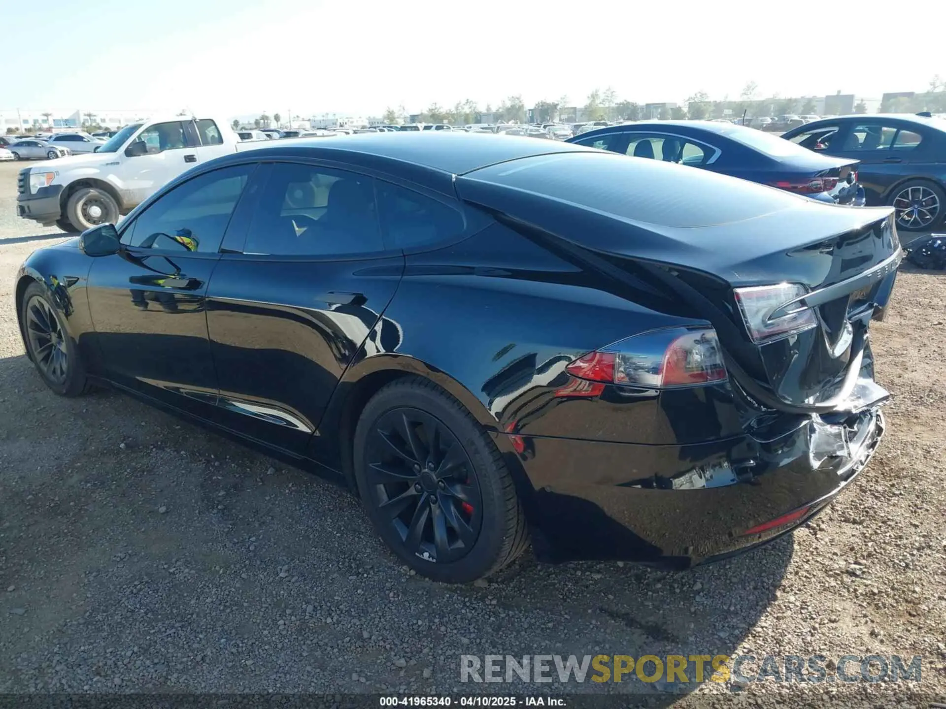 3 Photograph of a damaged car 5YJSA1E24LF381878 TESLA MODEL S 2020