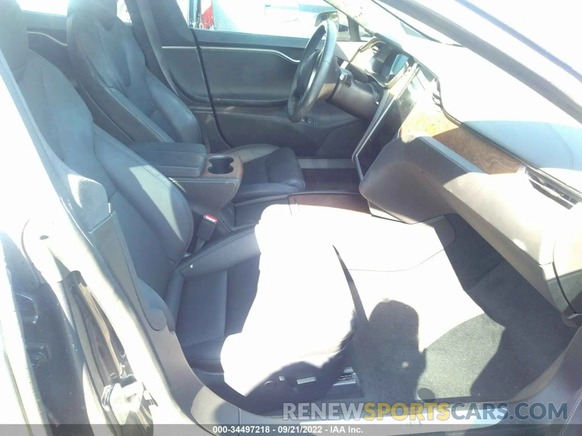5 Photograph of a damaged car 5YJSA1E25LF391416 TESLA MODEL S 2020