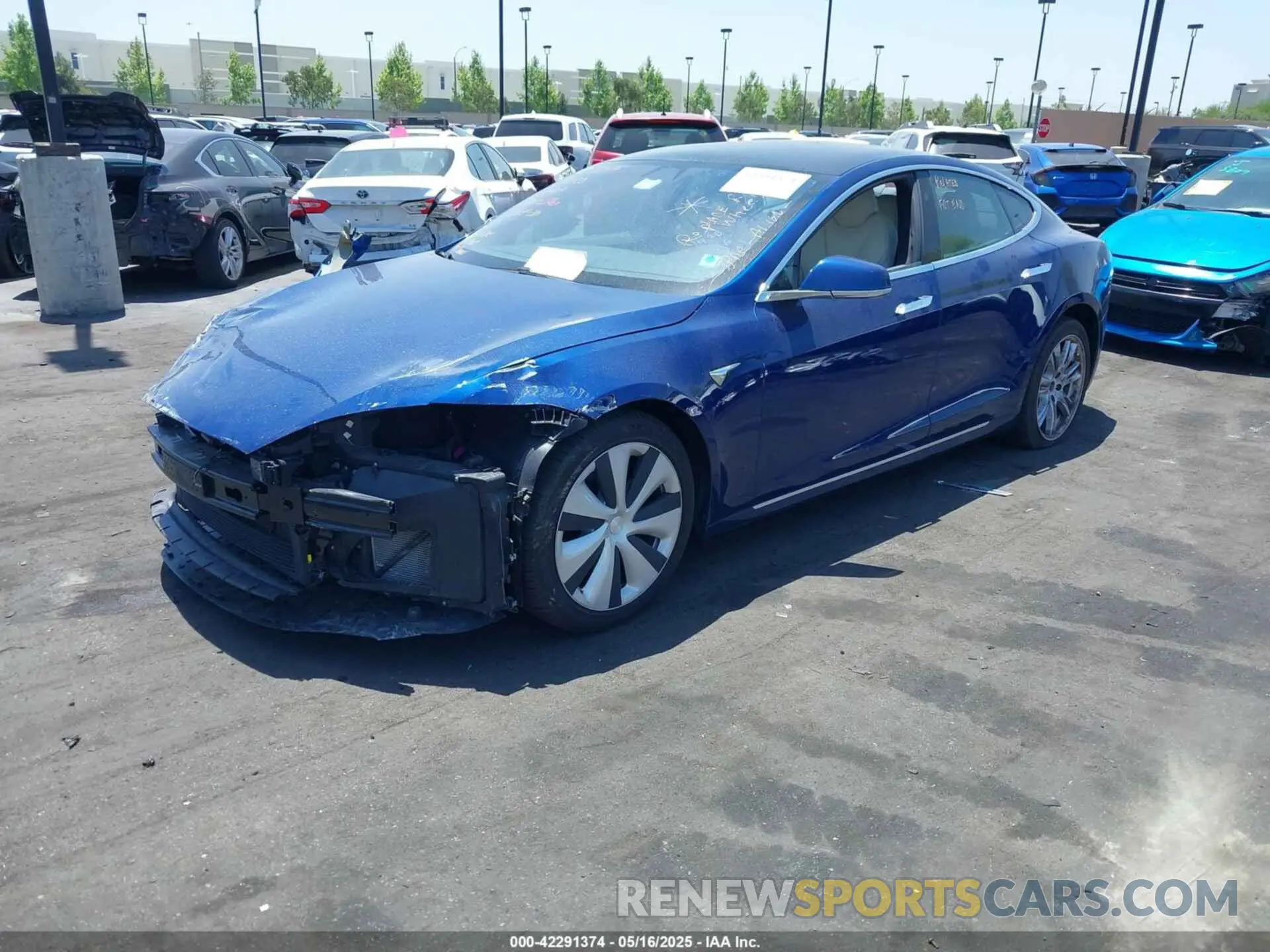 2 Photograph of a damaged car 5YJSA1E25LF396292 TESLA MODEL S 2020