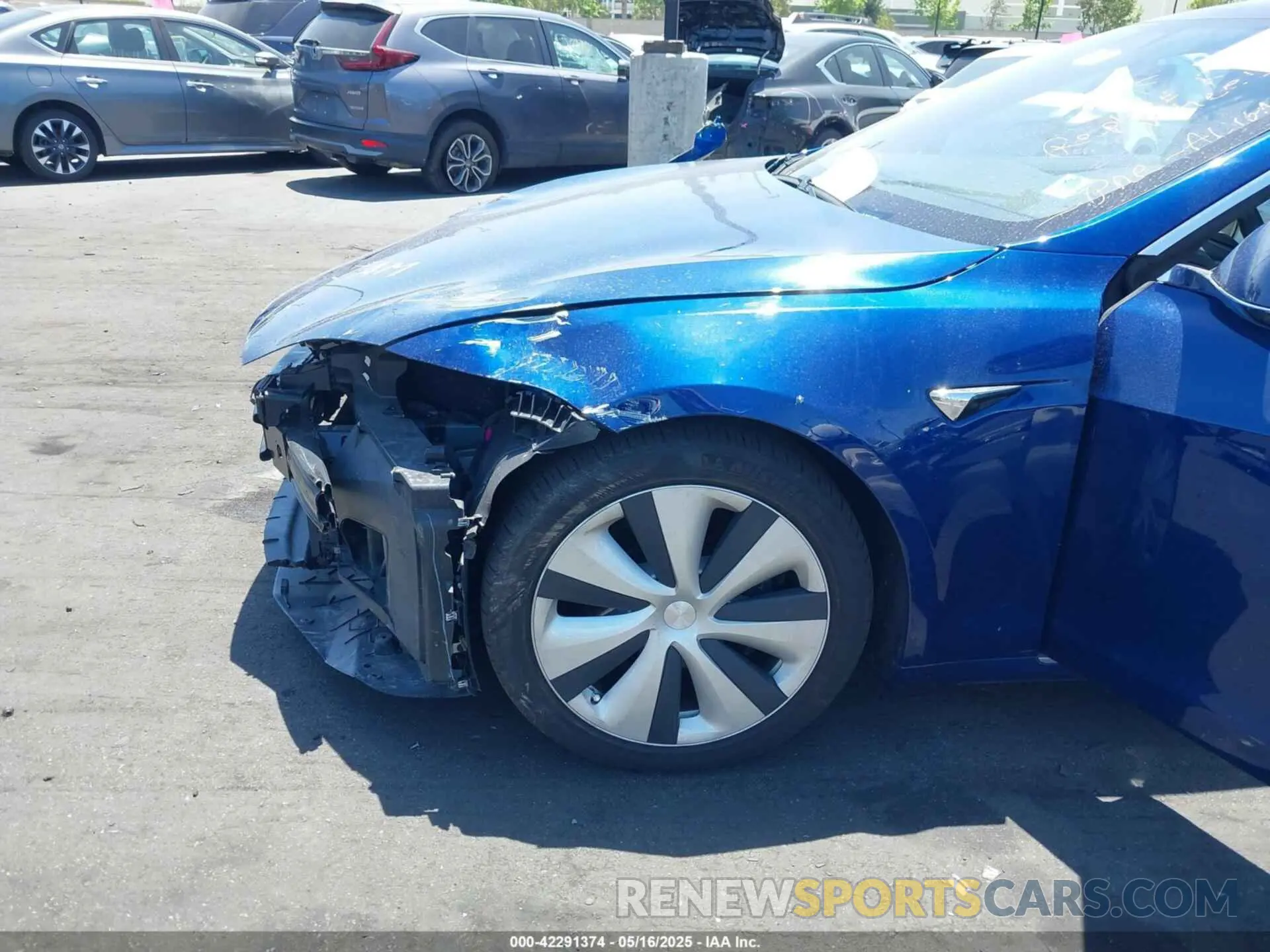 21 Photograph of a damaged car 5YJSA1E25LF396292 TESLA MODEL S 2020