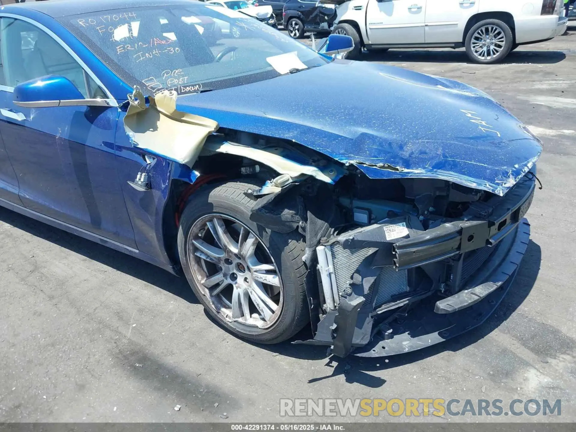 6 Photograph of a damaged car 5YJSA1E25LF396292 TESLA MODEL S 2020
