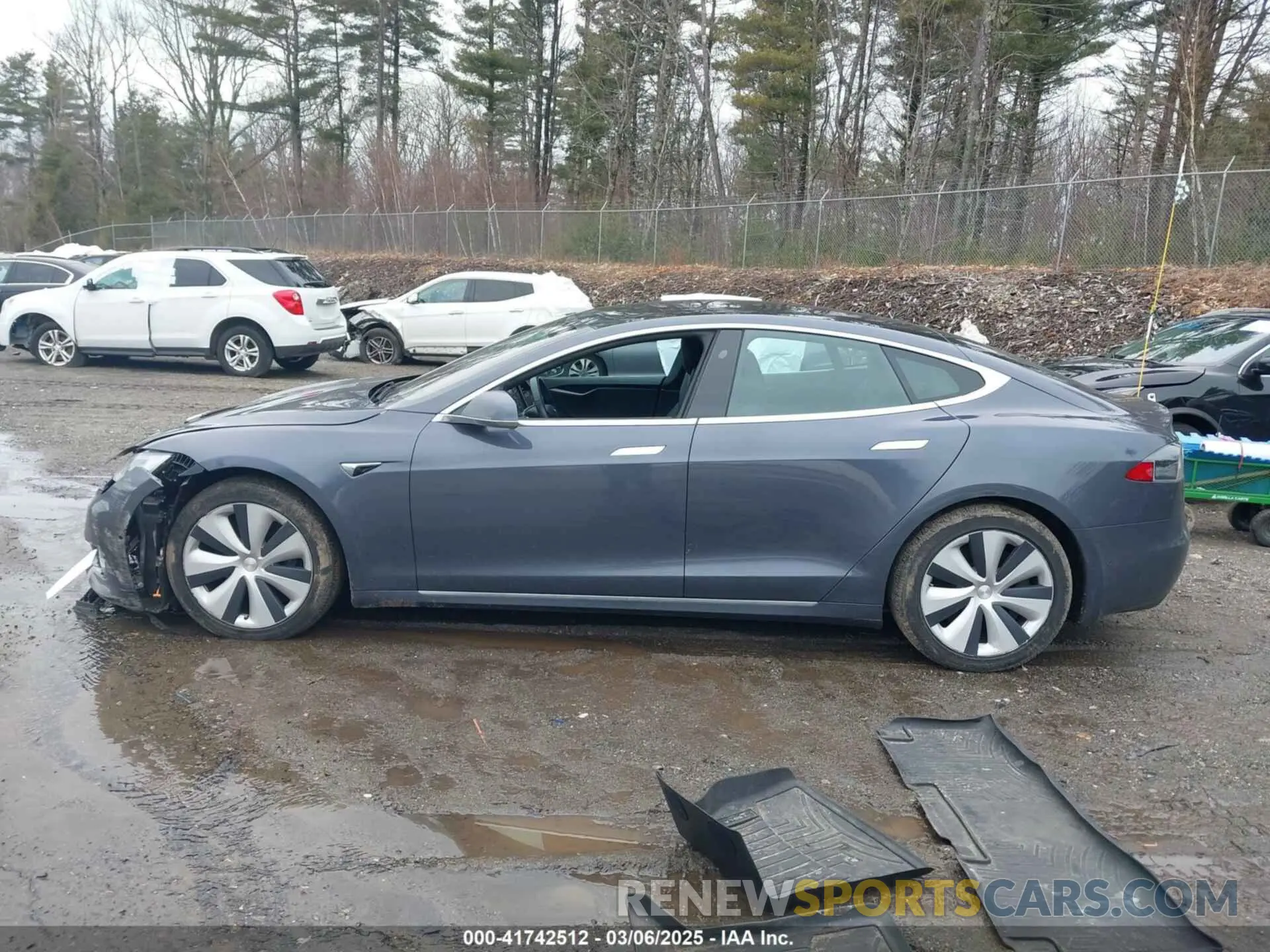 14 Photograph of a damaged car 5YJSA1E26LF413519 TESLA MODEL S 2020