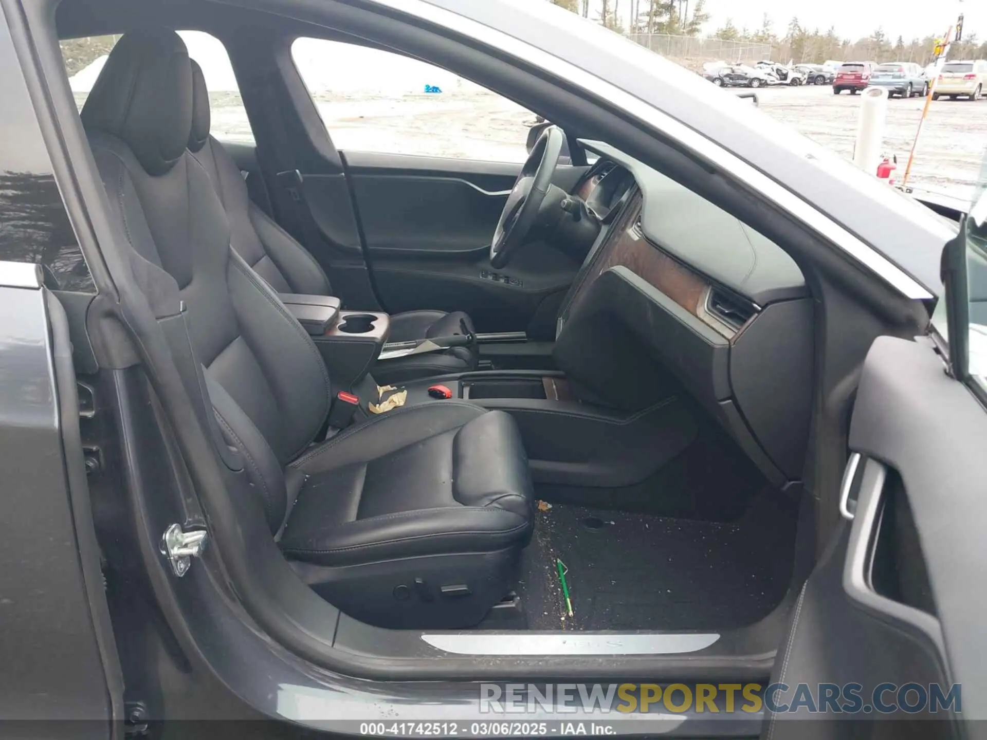 5 Photograph of a damaged car 5YJSA1E26LF413519 TESLA MODEL S 2020