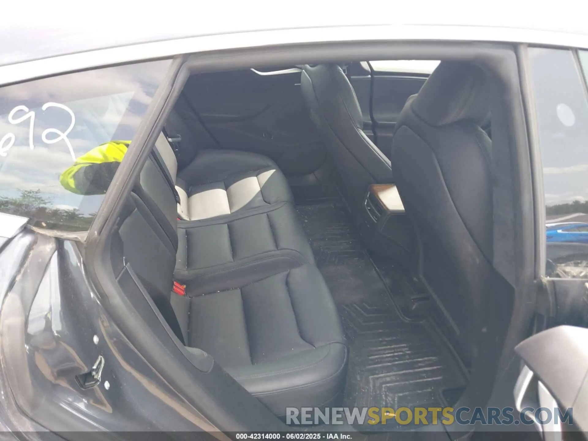 8 Photograph of a damaged car 5YJSA1E27LF406692 TESLA MODEL S 2020