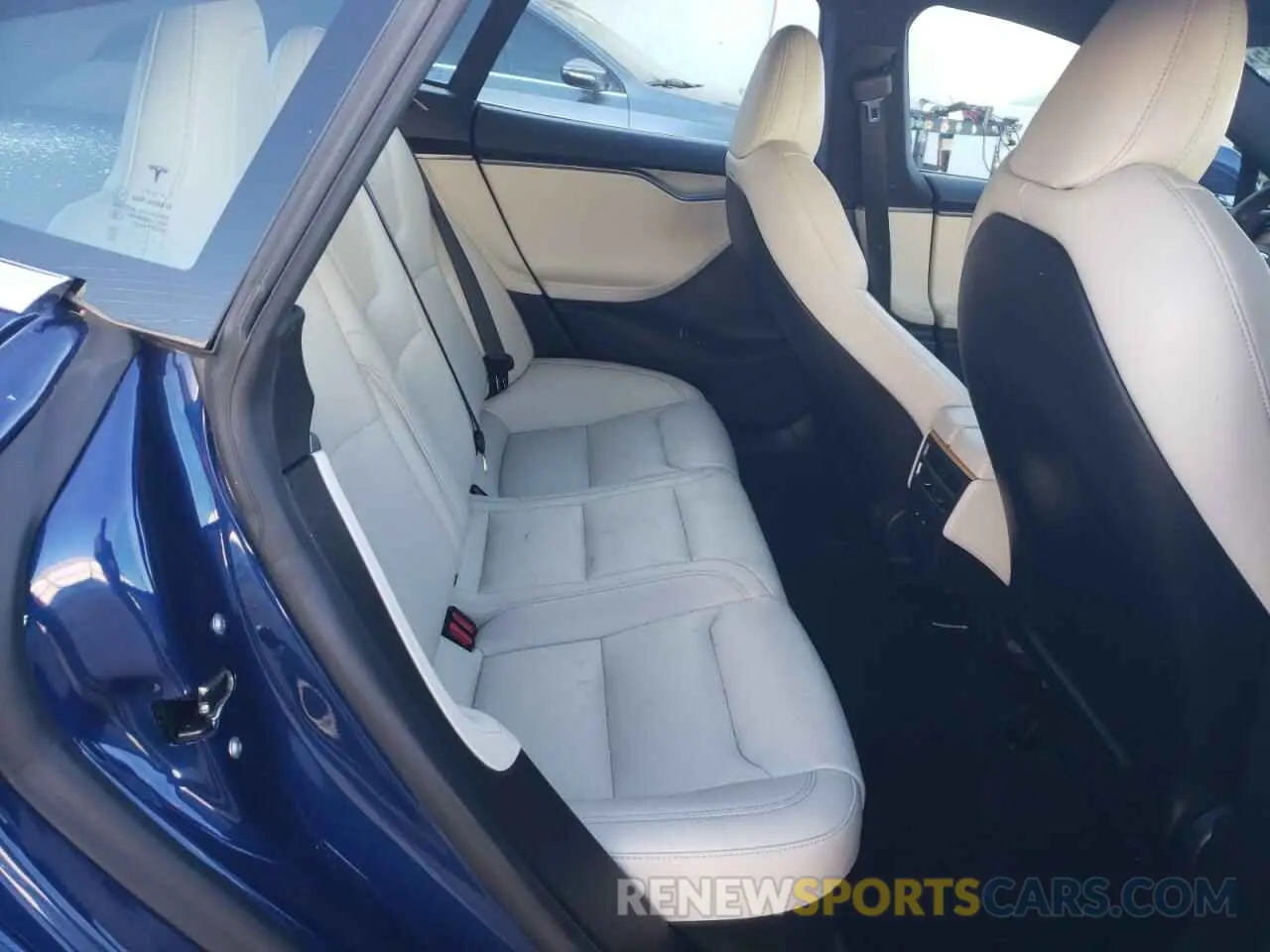 10 Photograph of a damaged car 5YJSA1E29LF364087 TESLA MODEL S 2020