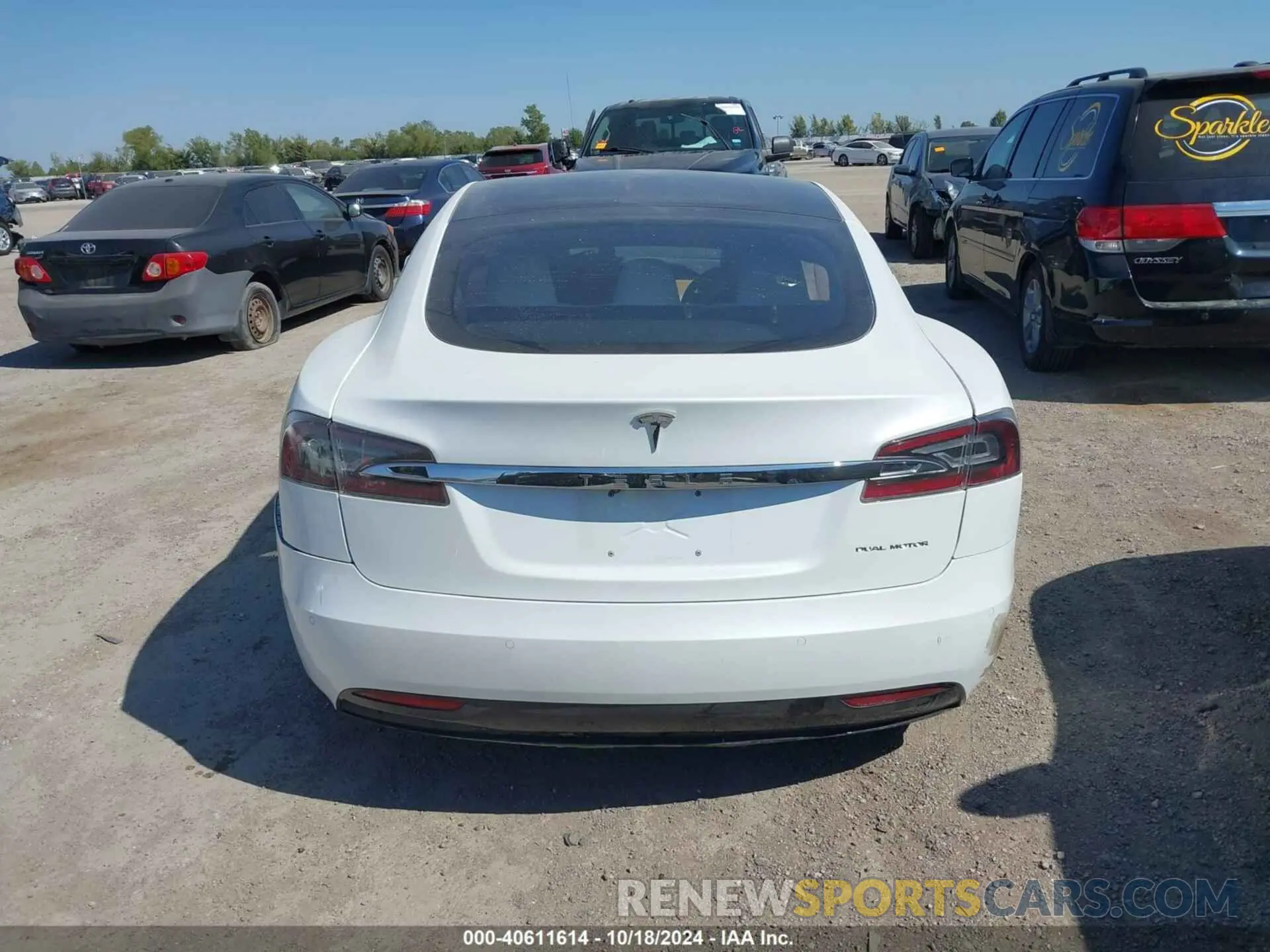 15 Photograph of a damaged car 5YJSA1E29LF369791 TESLA MODEL S 2020
