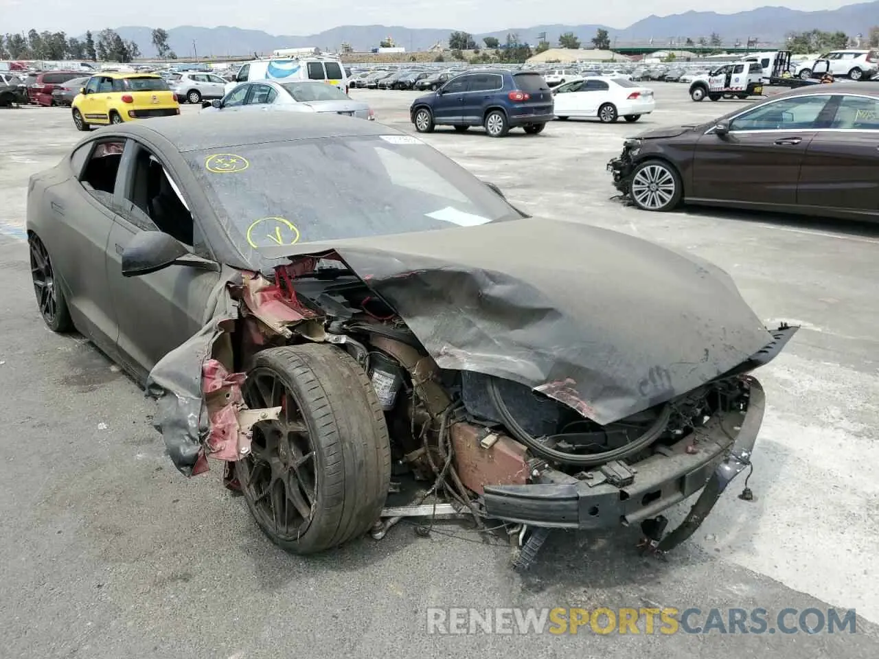 1 Photograph of a damaged car 5YJSA1E47LF355678 TESLA MODEL S 2020