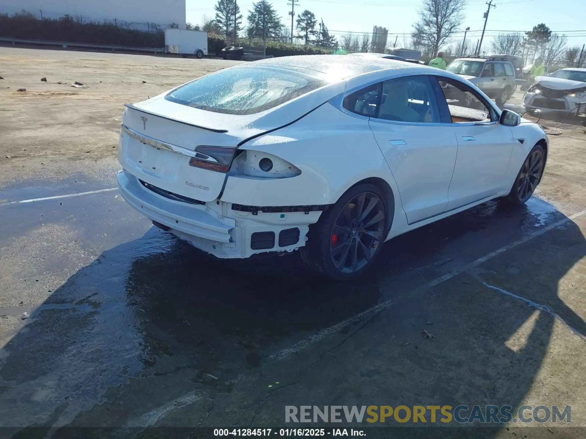 4 Photograph of a damaged car 5YJSA1E47LF404443 TESLA MODEL S 2020