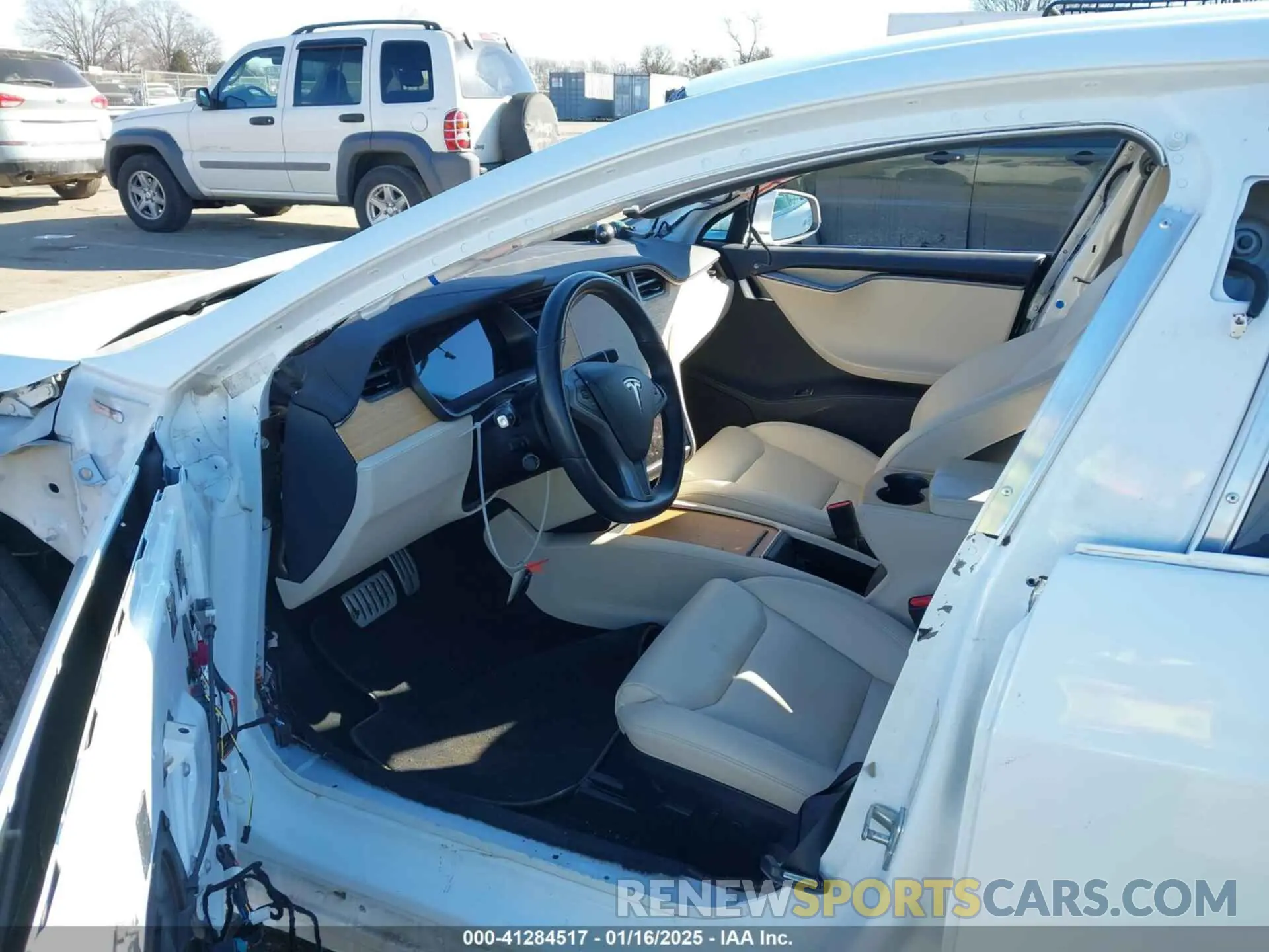 5 Photograph of a damaged car 5YJSA1E47LF404443 TESLA MODEL S 2020