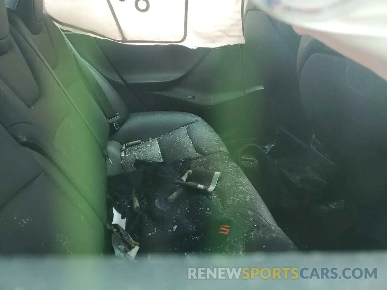 10 Photograph of a damaged car 5YJSA1E48LF414933 TESLA MODEL S 2020