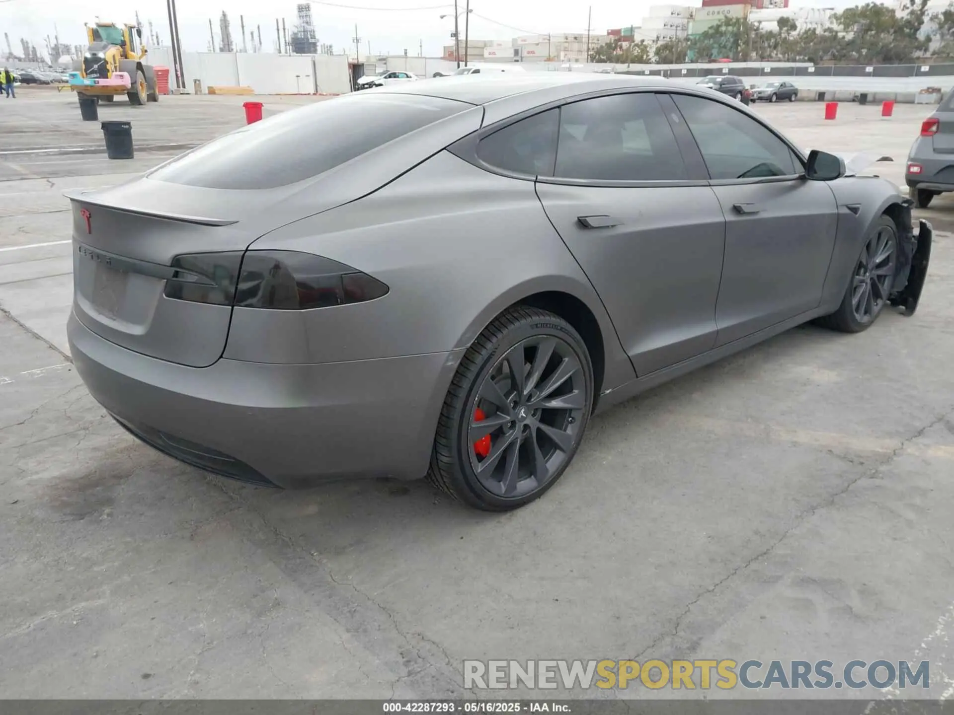 4 Photograph of a damaged car 5YJSA1E49LF389105 TESLA MODEL S 2020