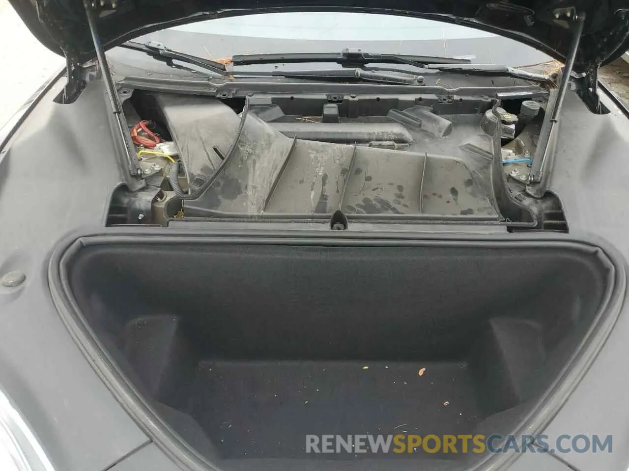 11 Photograph of a damaged car 5YJSA1E24MF426853 TESLA MODEL S 2021