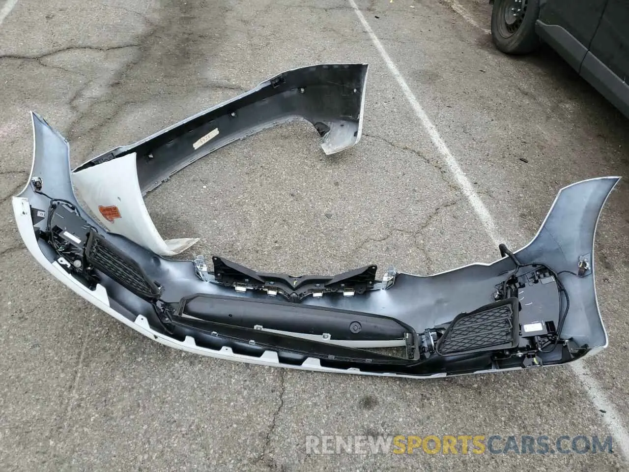 12 Photograph of a damaged car 5YJSA1E24MF427775 TESLA MODEL S 2021