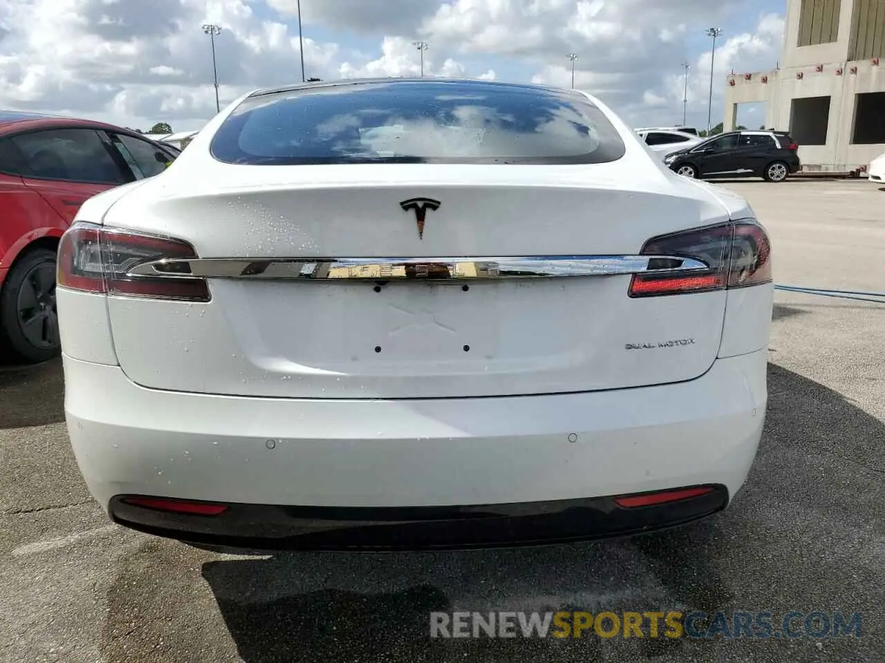 6 Photograph of a damaged car 5YJSA1E27MF424174 TESLA MODEL S 2021