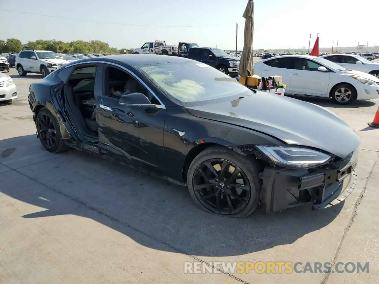 4 Photograph of a damaged car 5YJSA1E27MF424515 TESLA MODEL S 2021