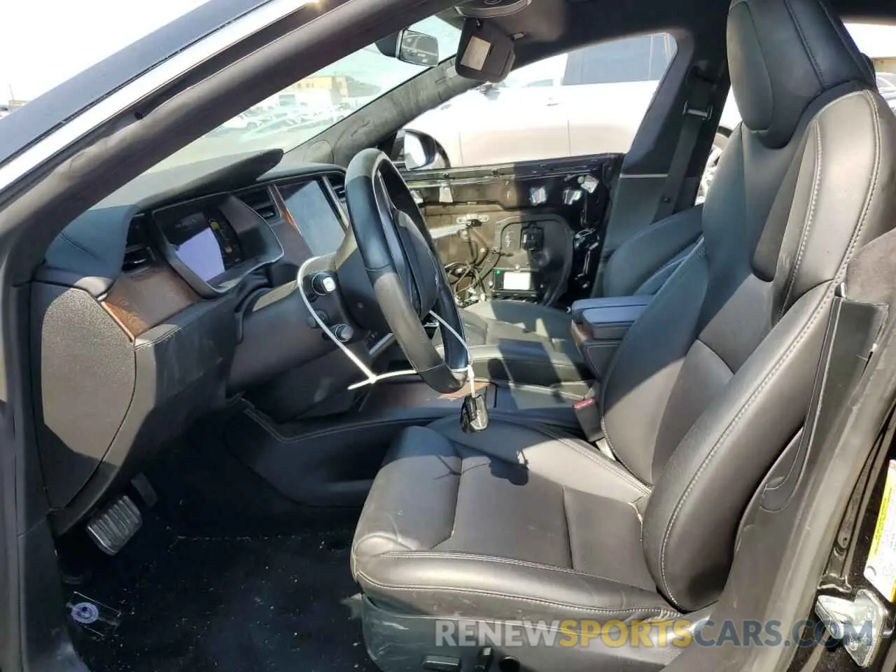 7 Photograph of a damaged car 5YJSA1E27MF424515 TESLA MODEL S 2021
