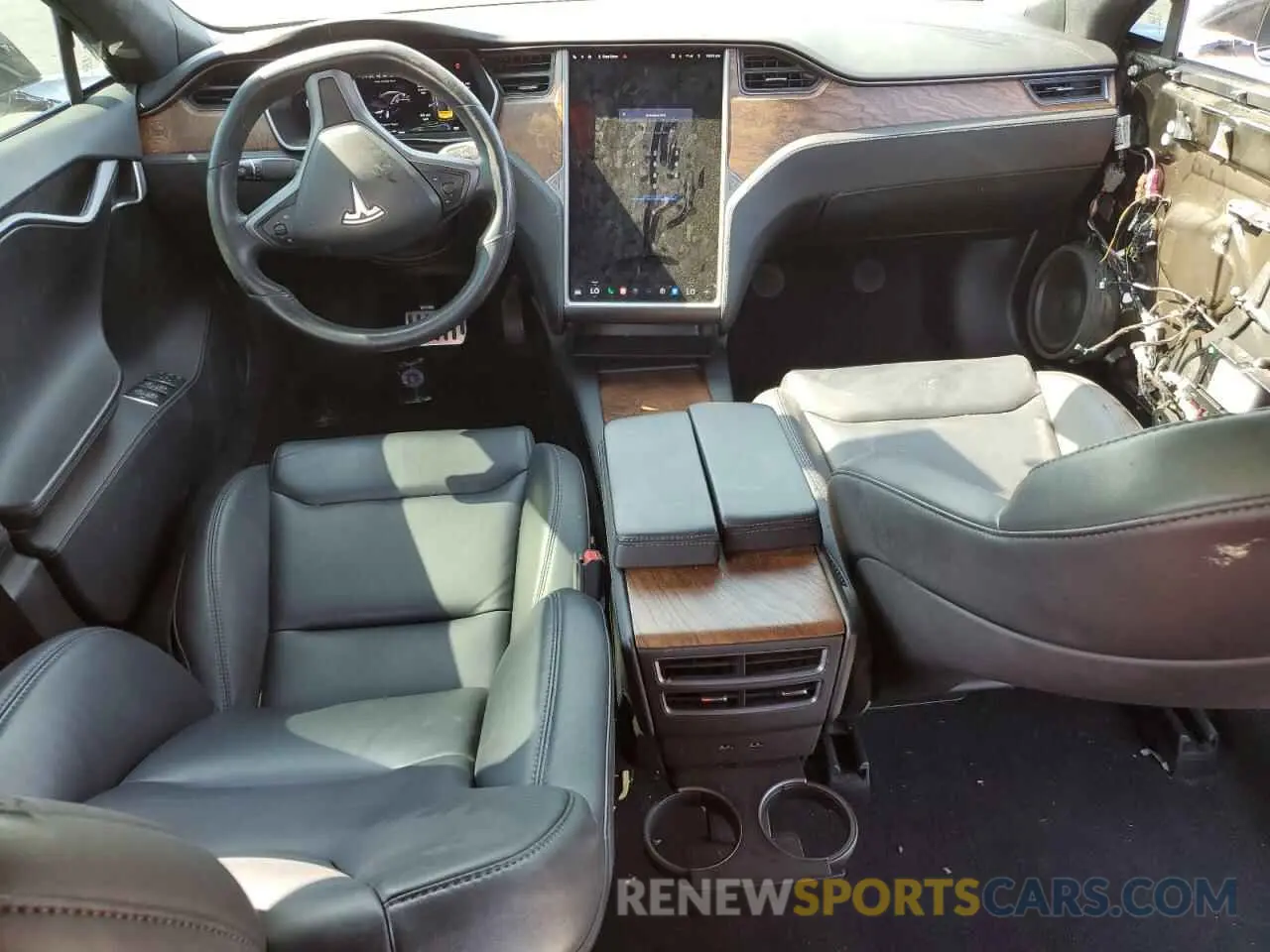 8 Photograph of a damaged car 5YJSA1E27MF424515 TESLA MODEL S 2021